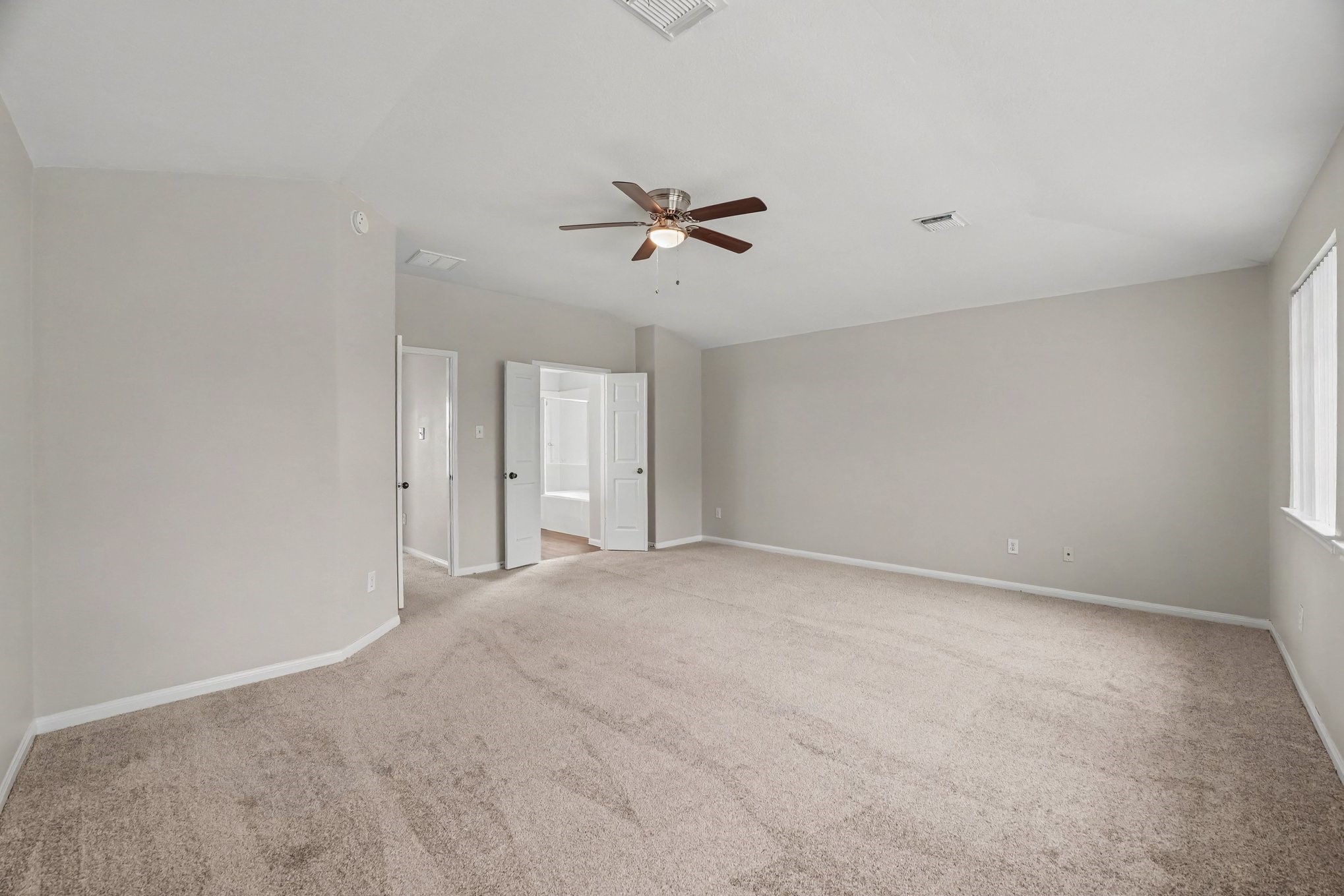 913 Chad Property Photo 19