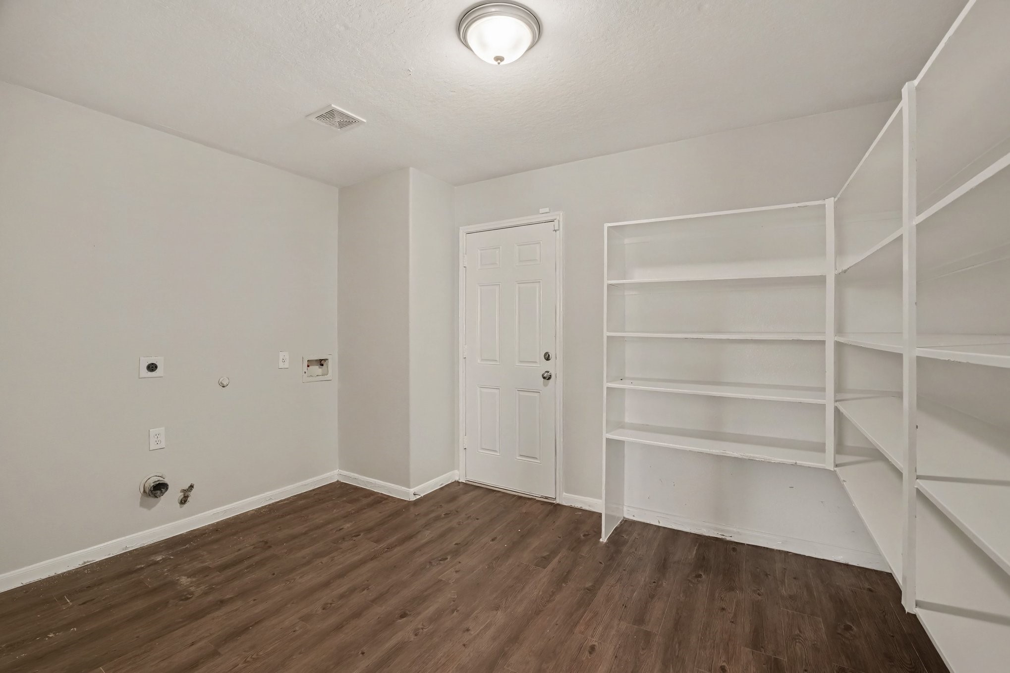 913 Chad Property Photo 26