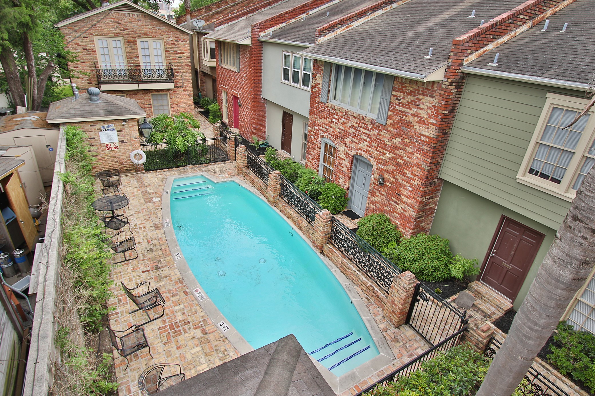 1733 Commonwealth Street Property Photo 4