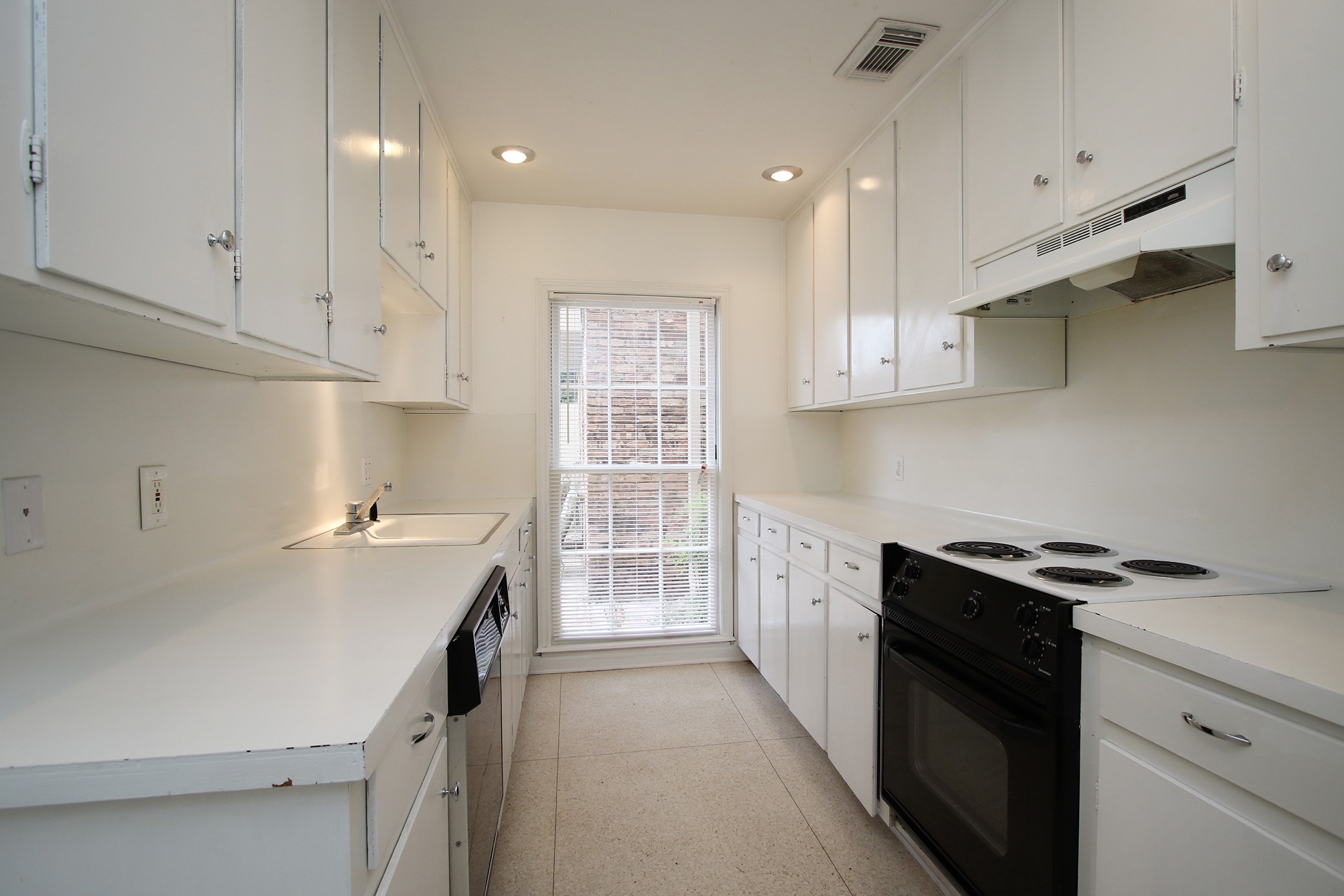 1733 Commonwealth Street Property Photo 9