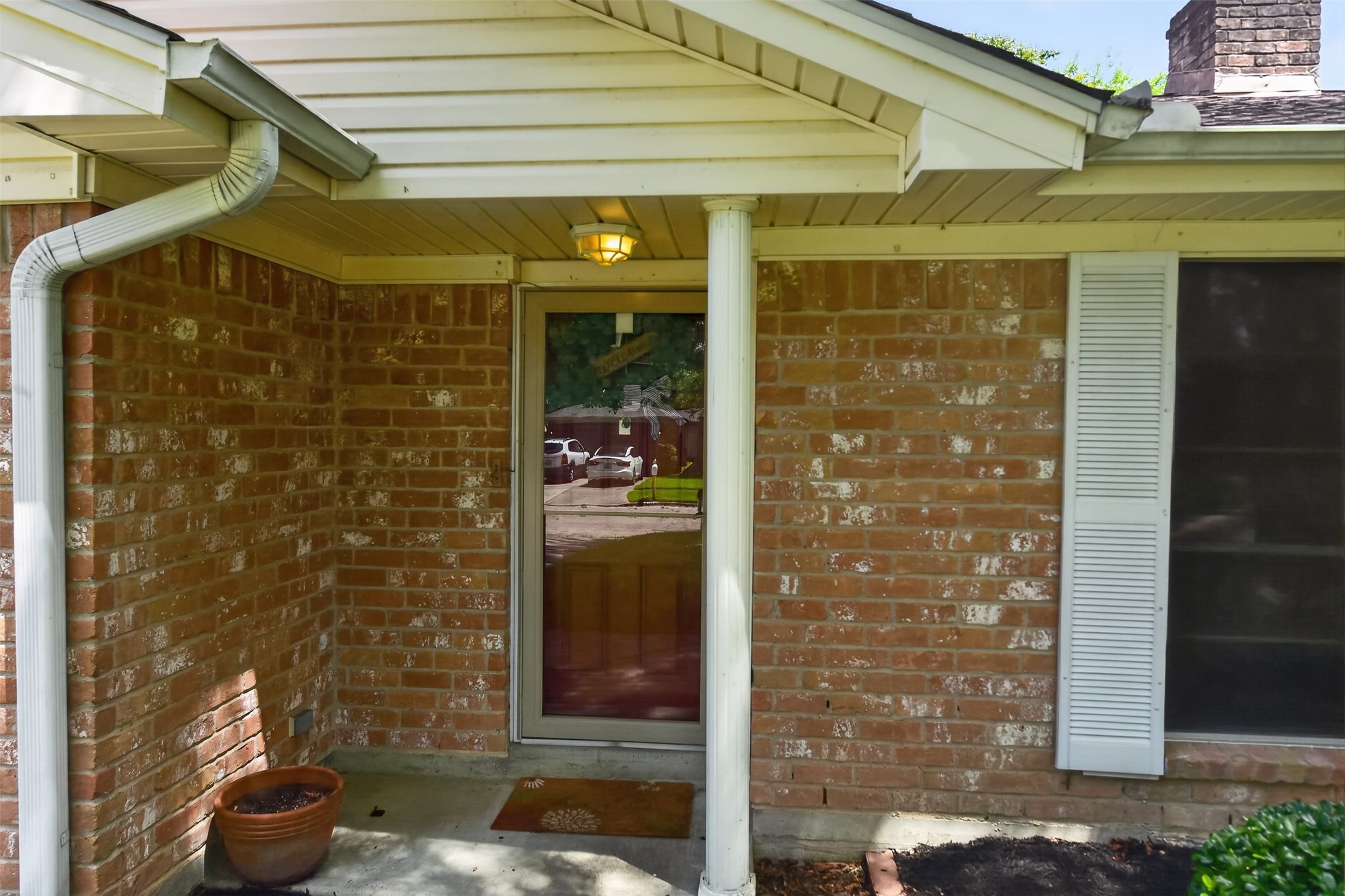 16019 Mill Point Drive Property Photo 4