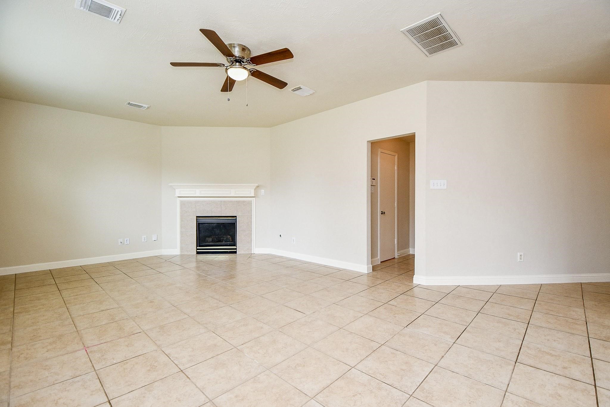 2707 Silk Tree Lane Property Photo 7