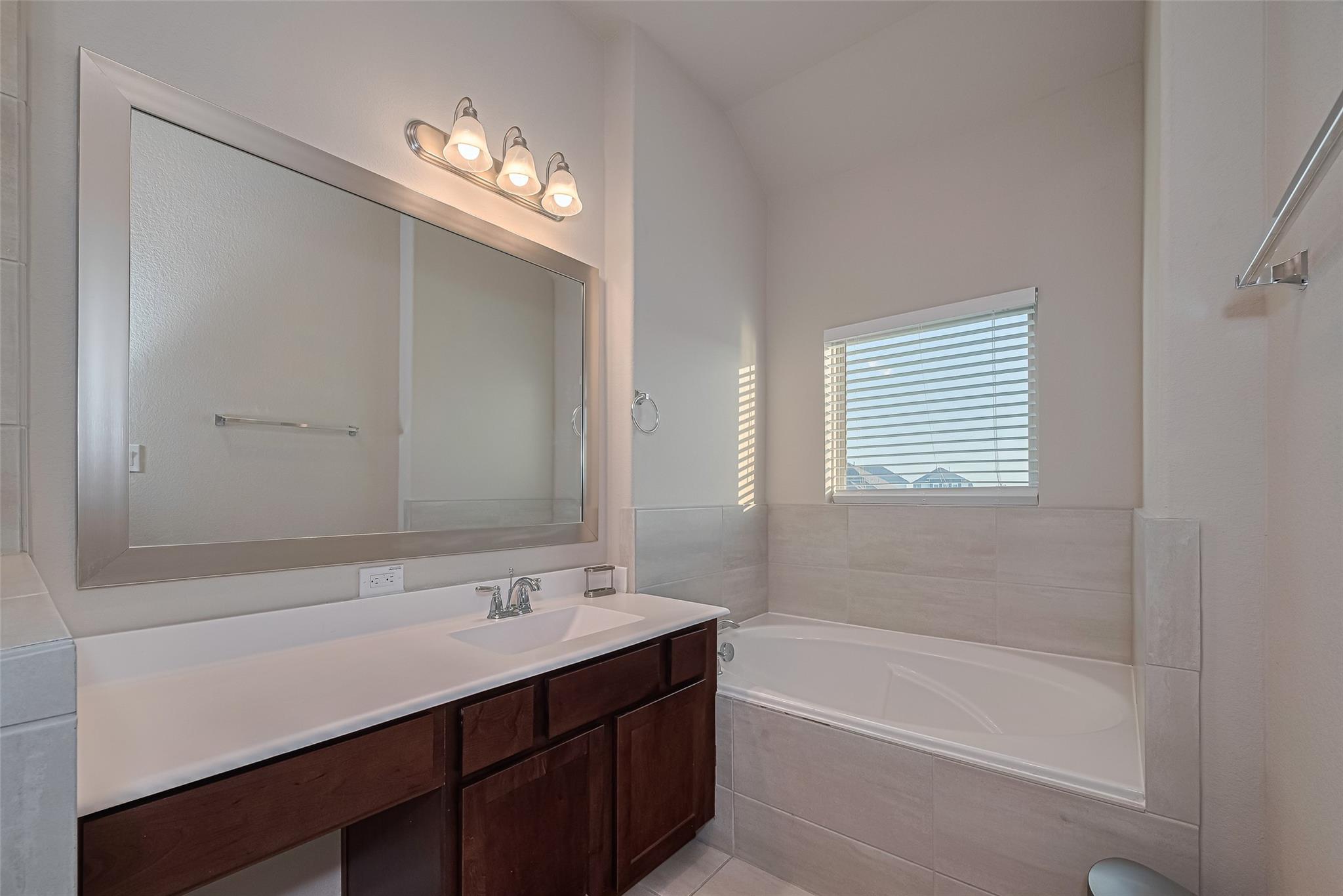 11922 Briarwood Hill Way Property Photo 22