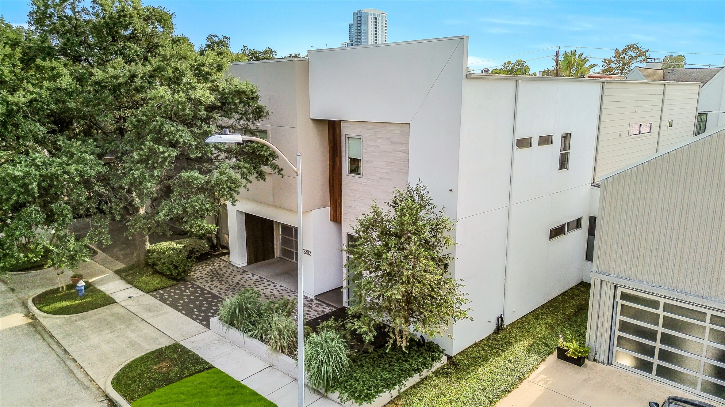 2302 Persa Street Property Photo 6