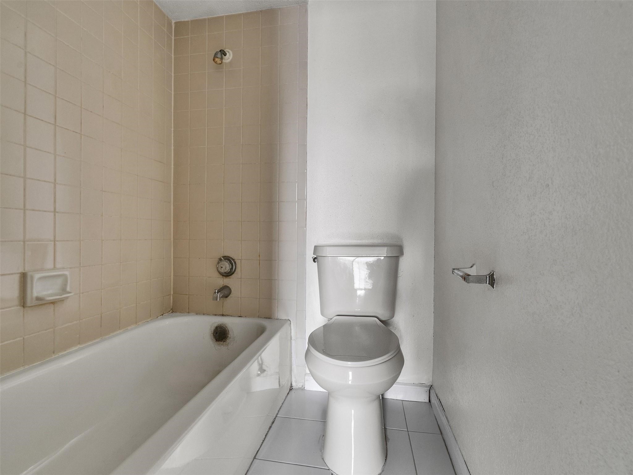 12658 Ashford Meadow Drive B Property Photo 10