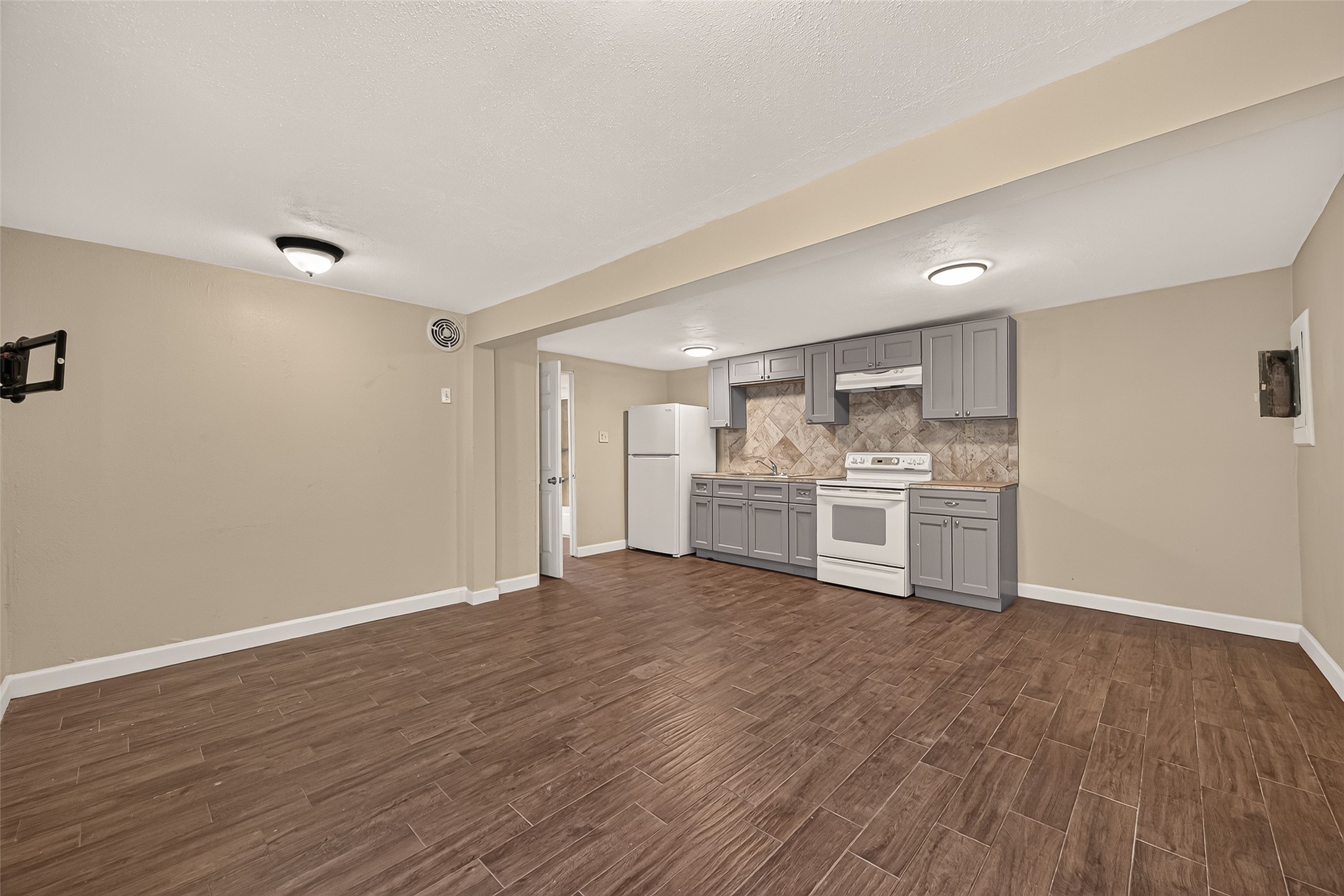 4203 Polk Street A Property Photo 4