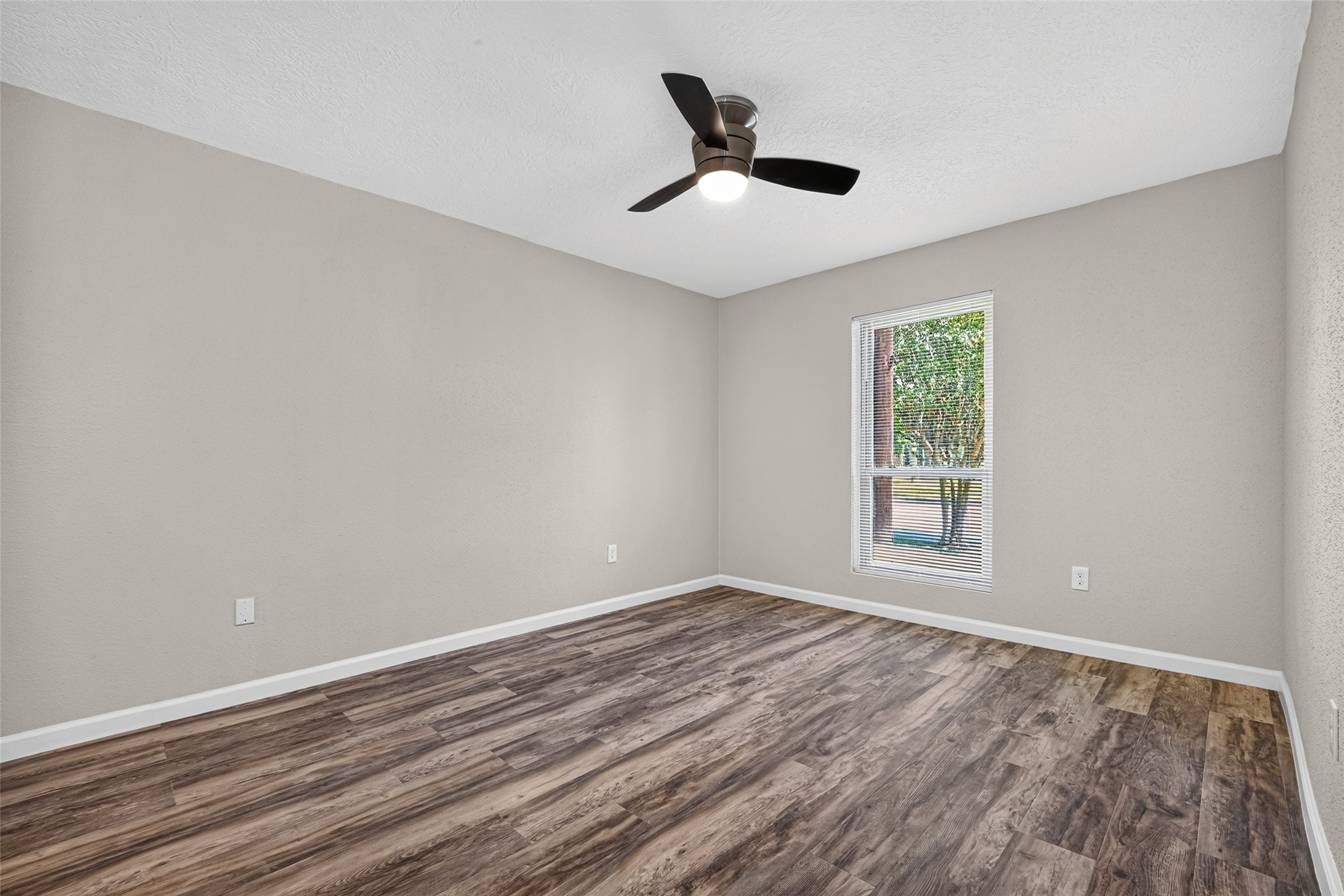 1516 Bay Area Boulevard S15 Property Photo 32