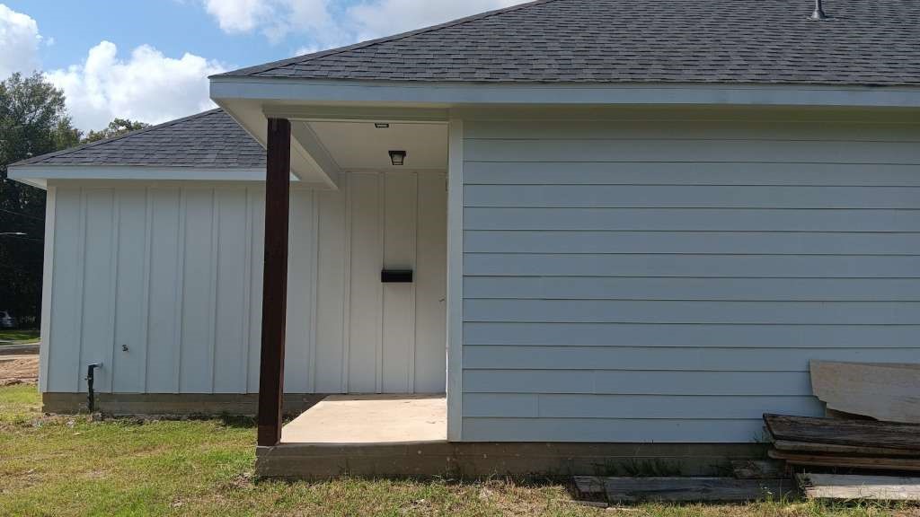 551 White Oak Drive Property Photo 3