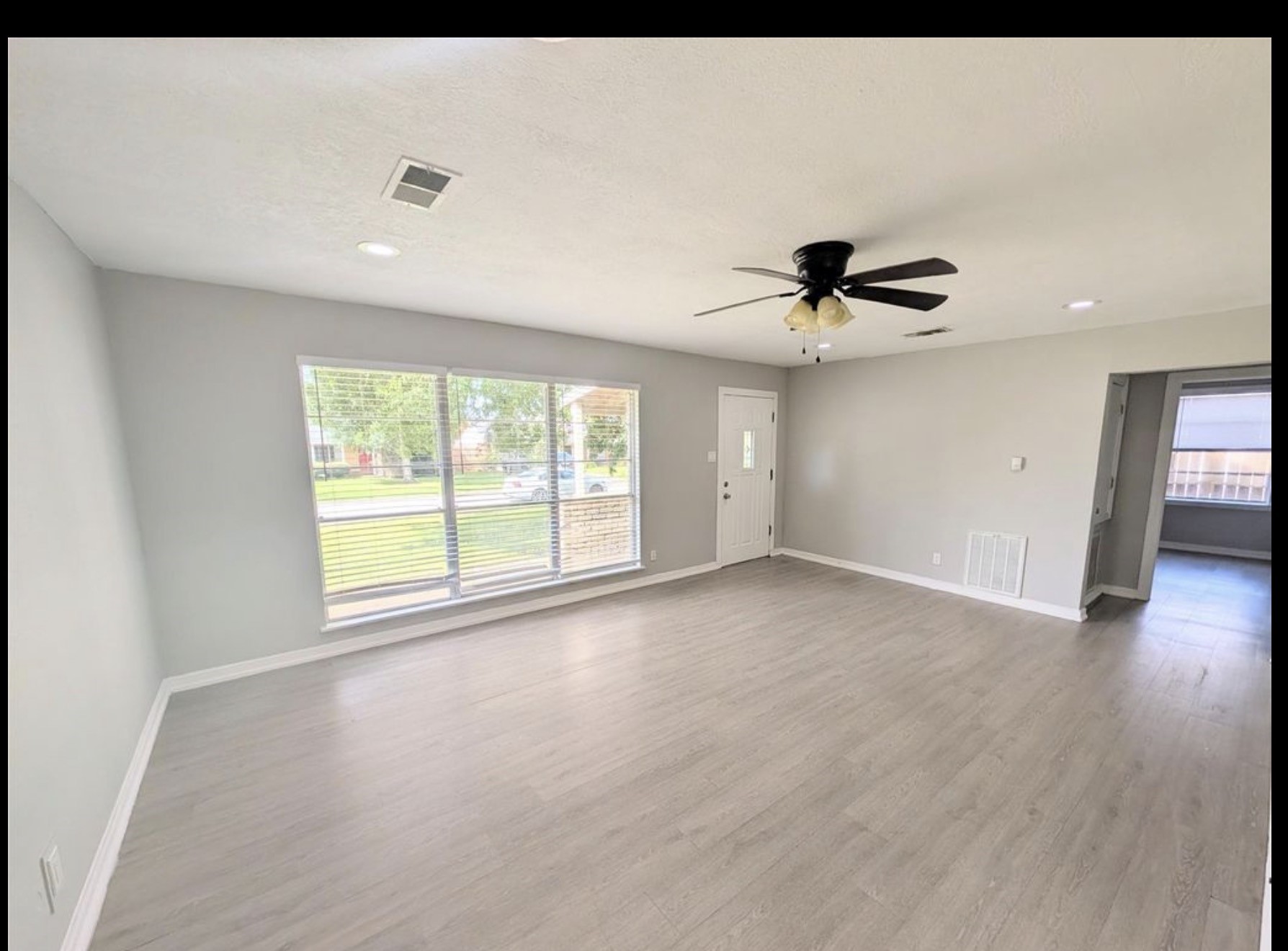 2819 Dragonwick Drive Property Photo 2