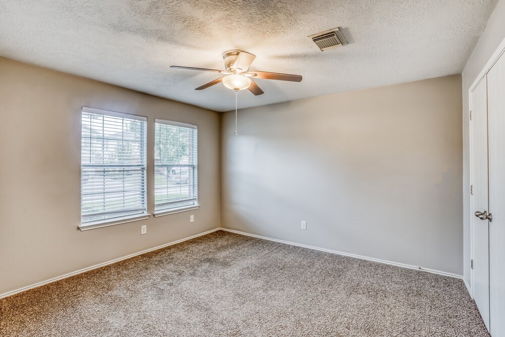 4931 Winding View Lane Property Photo 12