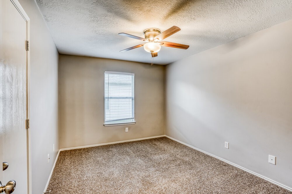 4931 Winding View Lane Property Photo 13