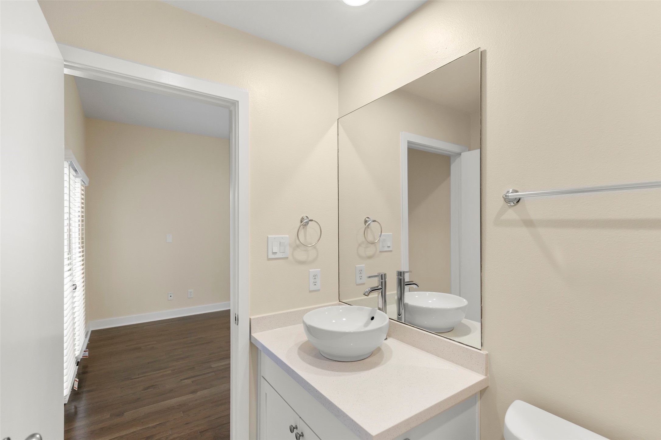903 Roy Street Property Photo 6