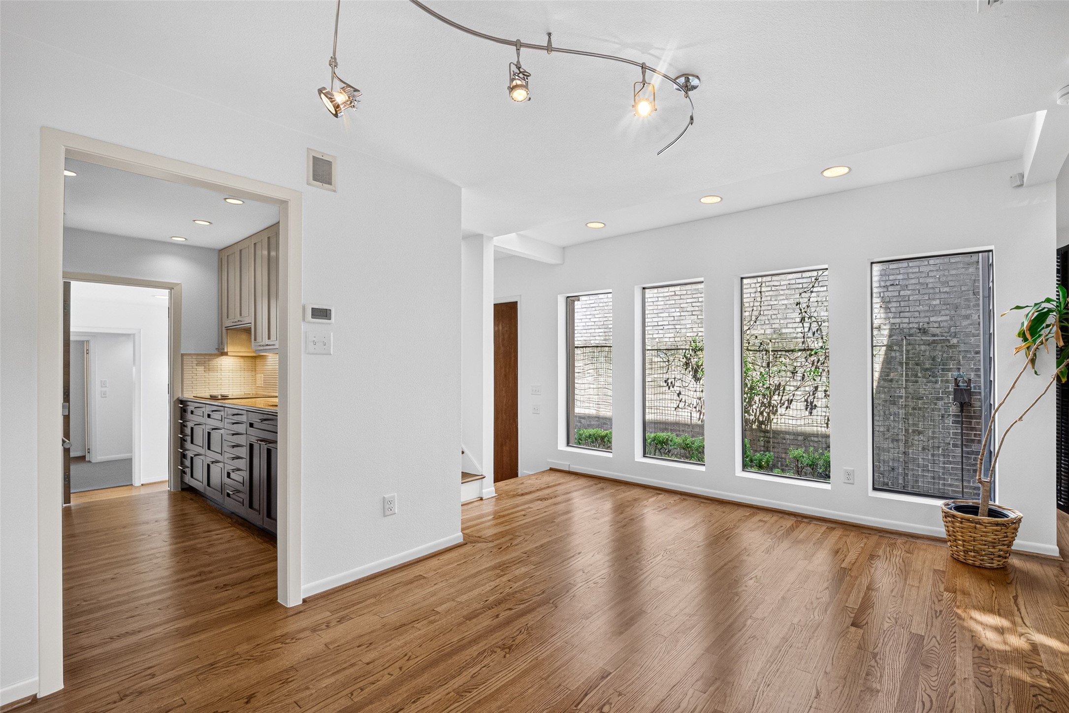 3621 Yupon Street Property Photo 6