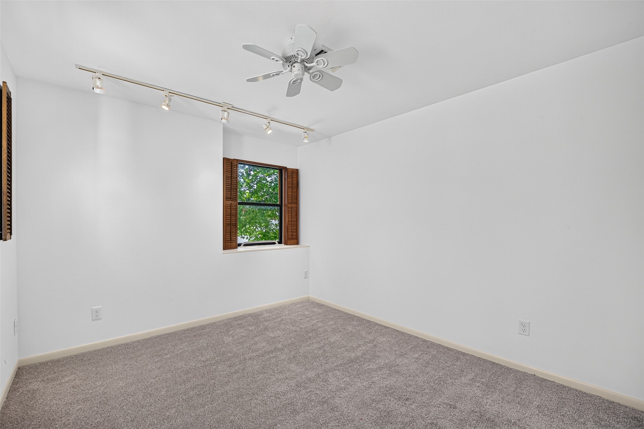 3621 Yupon Street Property Photo 23