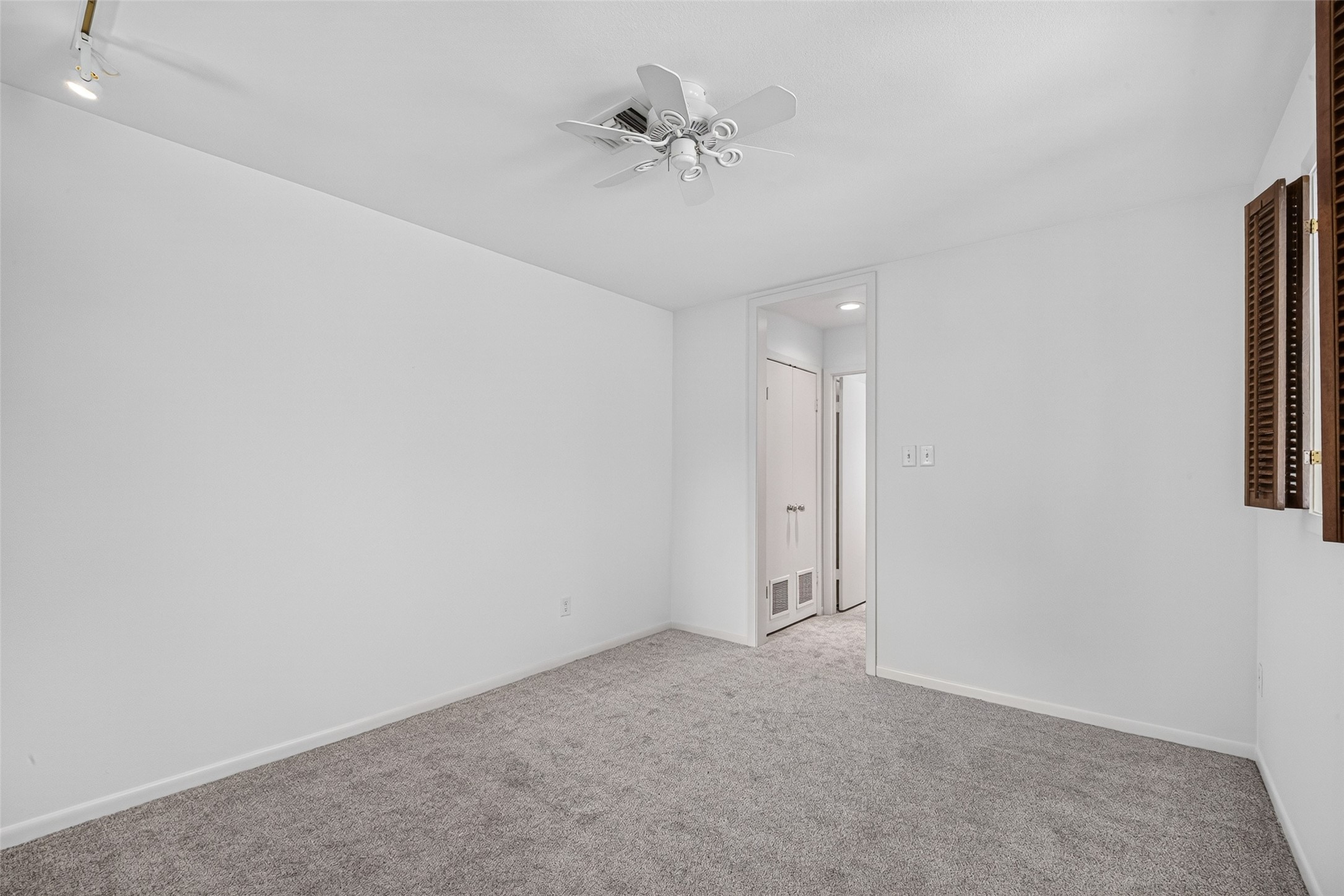 3621 Yupon Street Property Photo 27