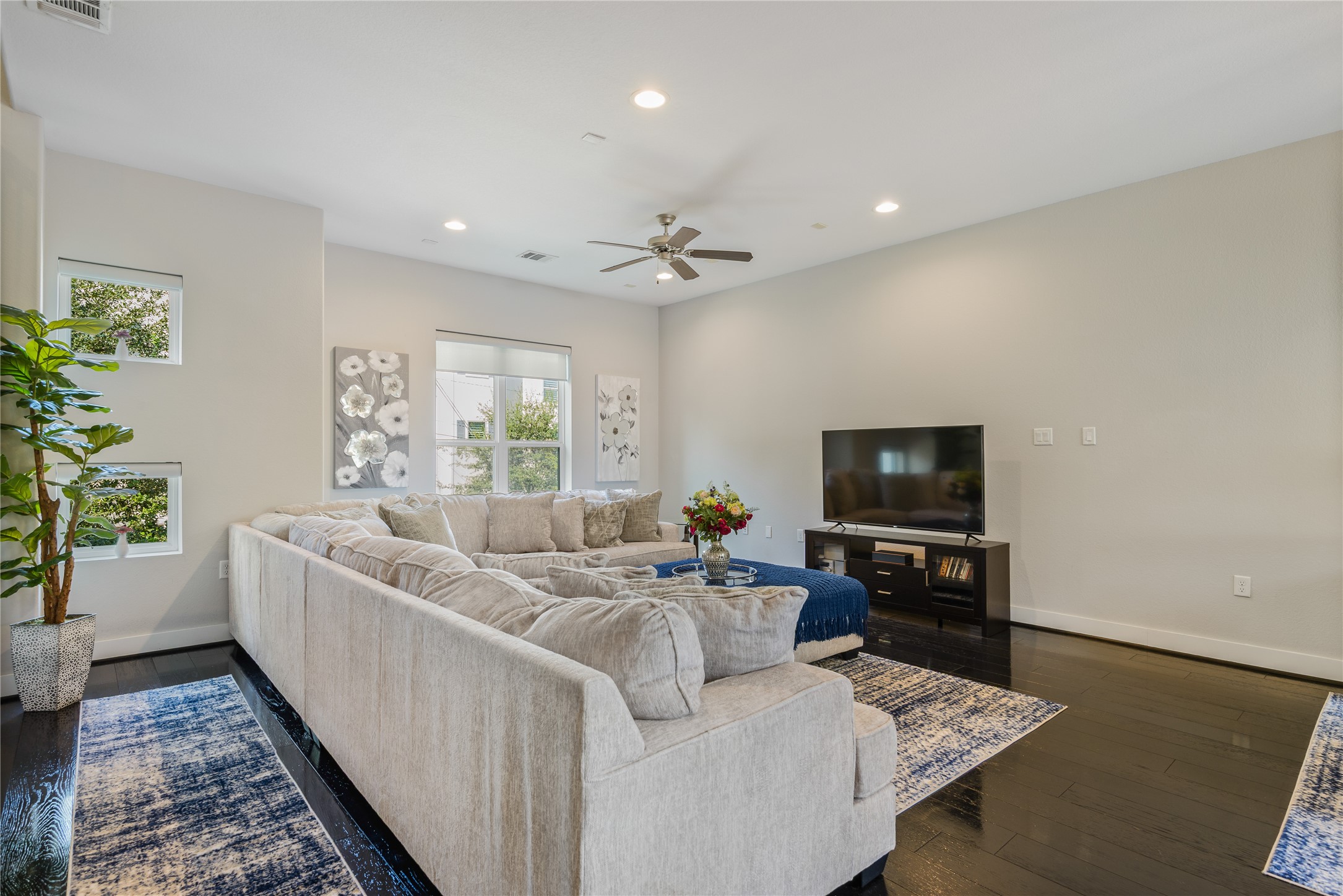 1804 Goliad Street Property Photo 7