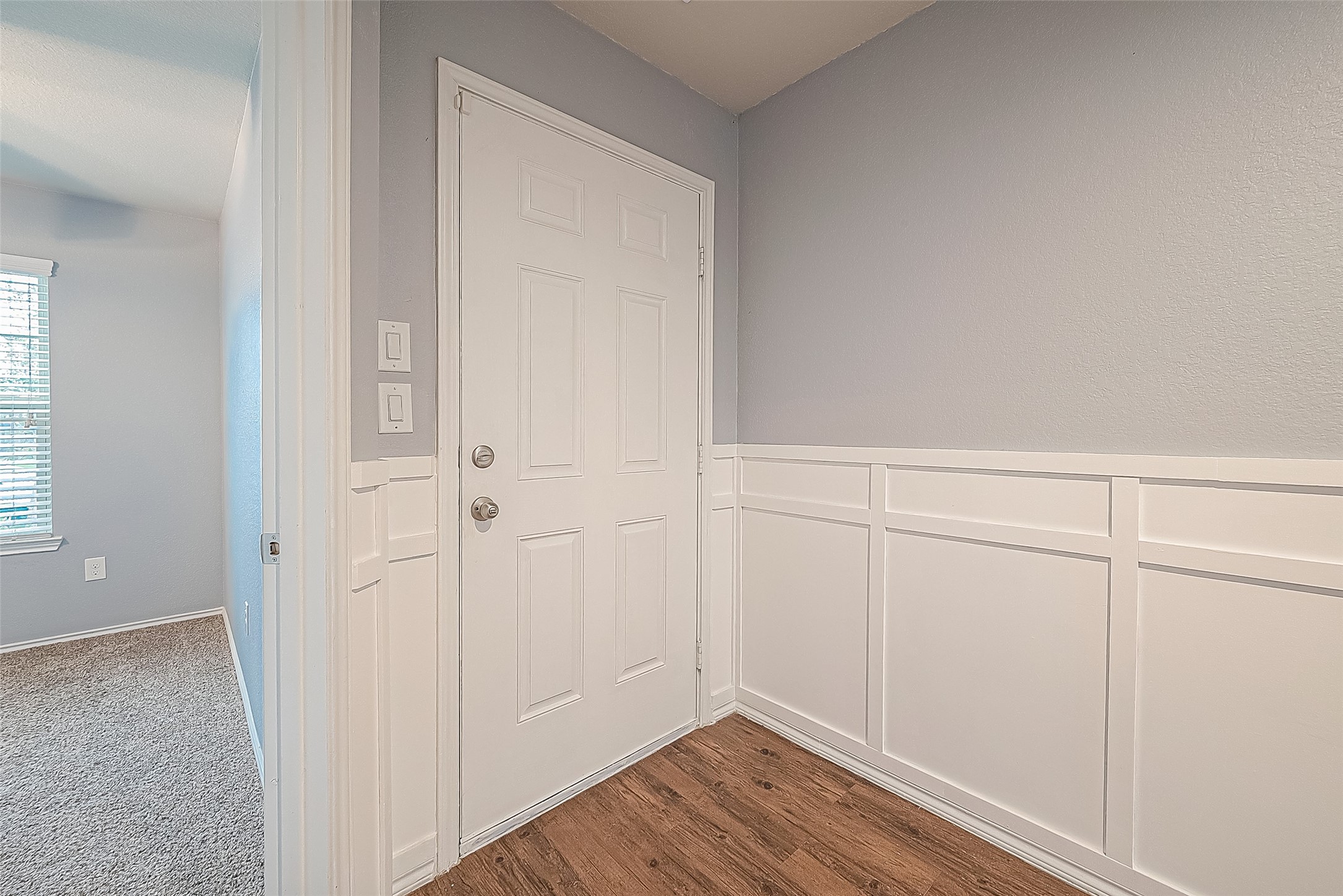 14015 Lake Crescent Drive Property Photo 3