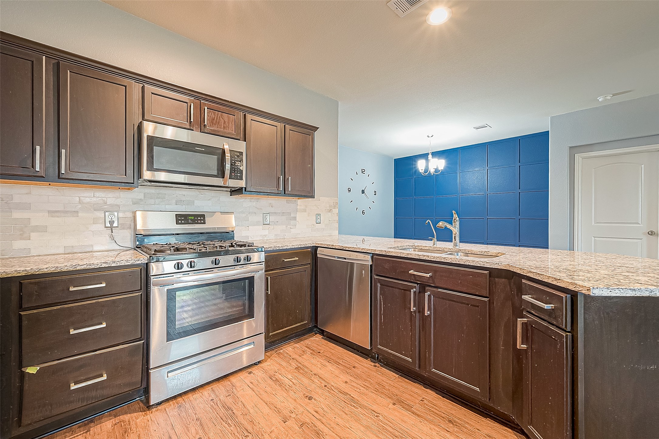 14015 Lake Crescent Drive Property Photo 15
