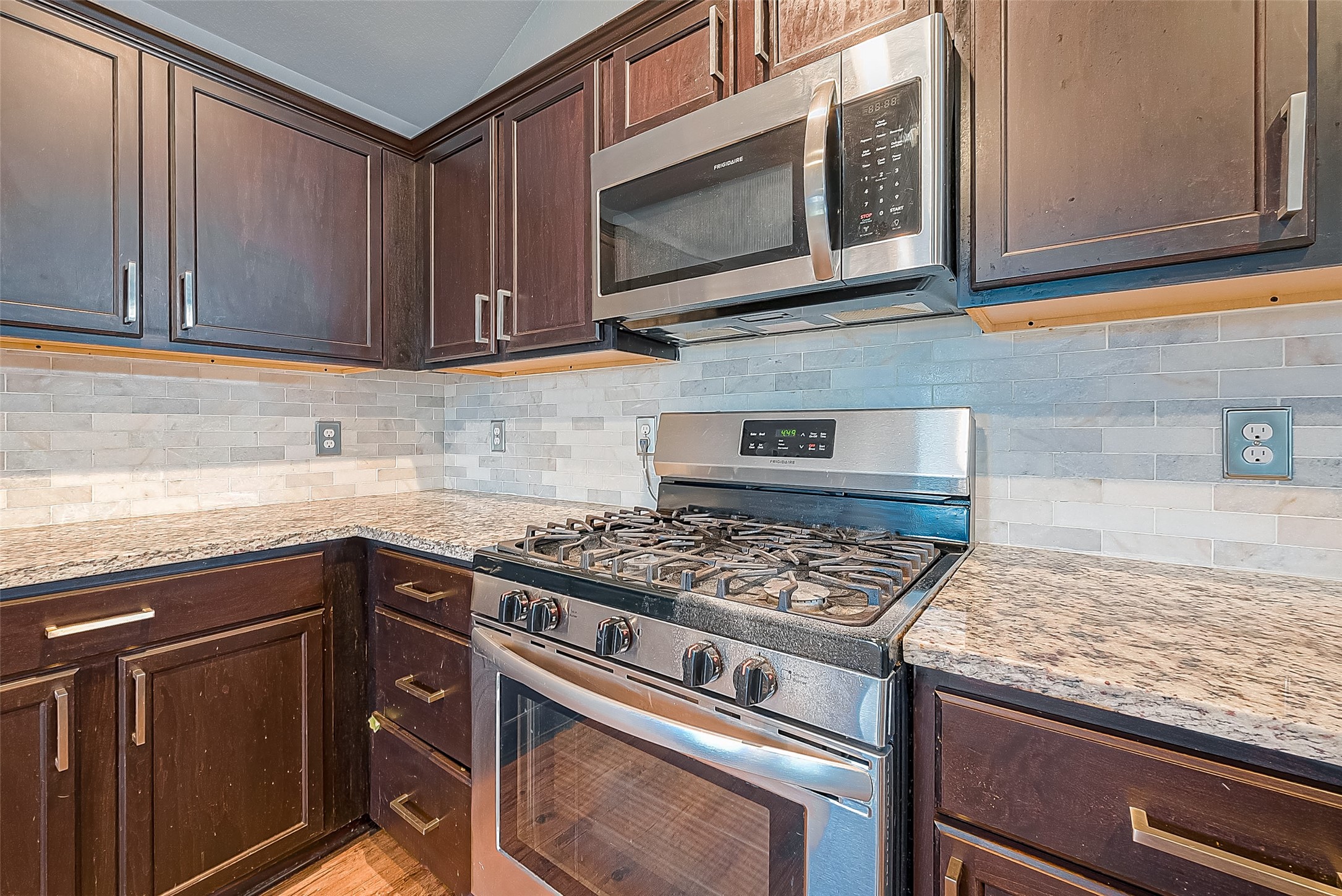 14015 Lake Crescent Drive Property Photo 17