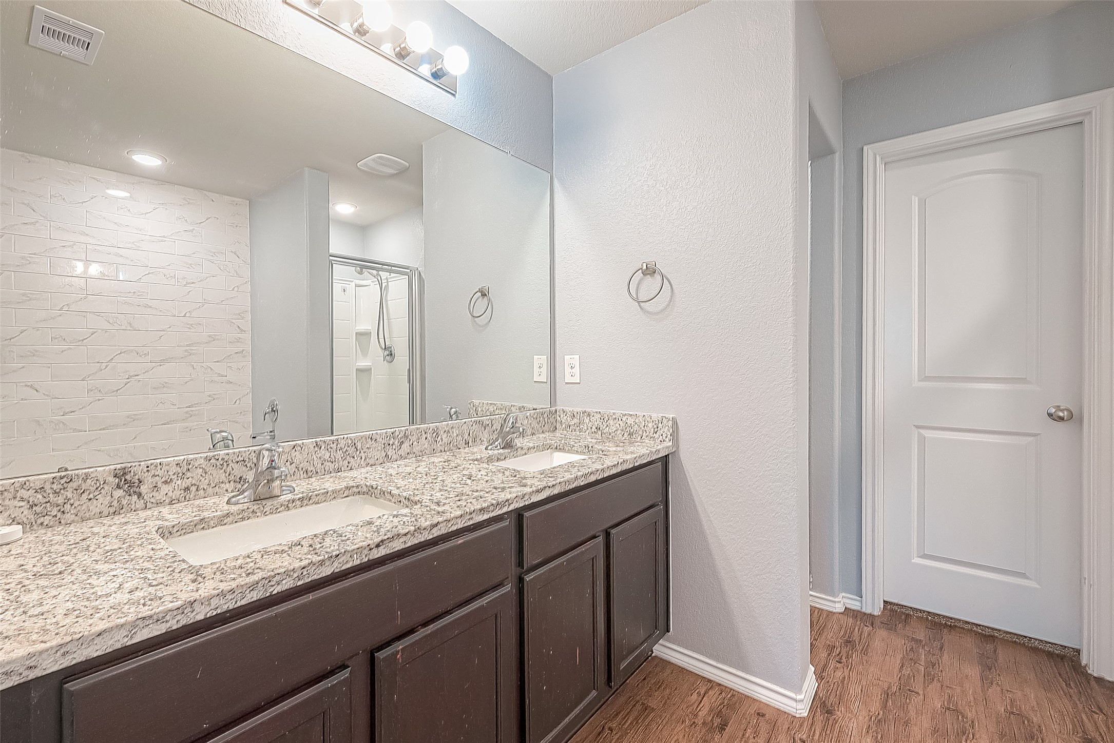 14015 Lake Crescent Drive Property Photo 32