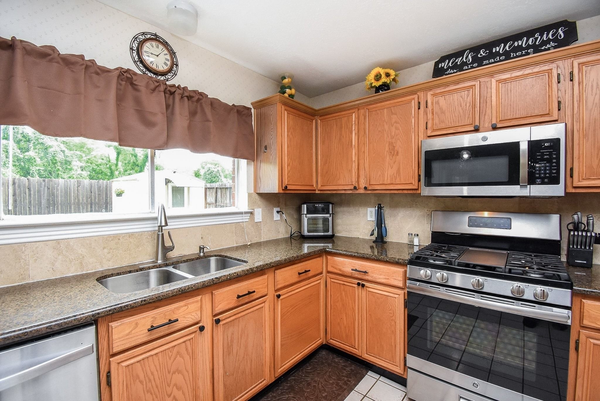 3643 Timothy Lane Property Photo 14