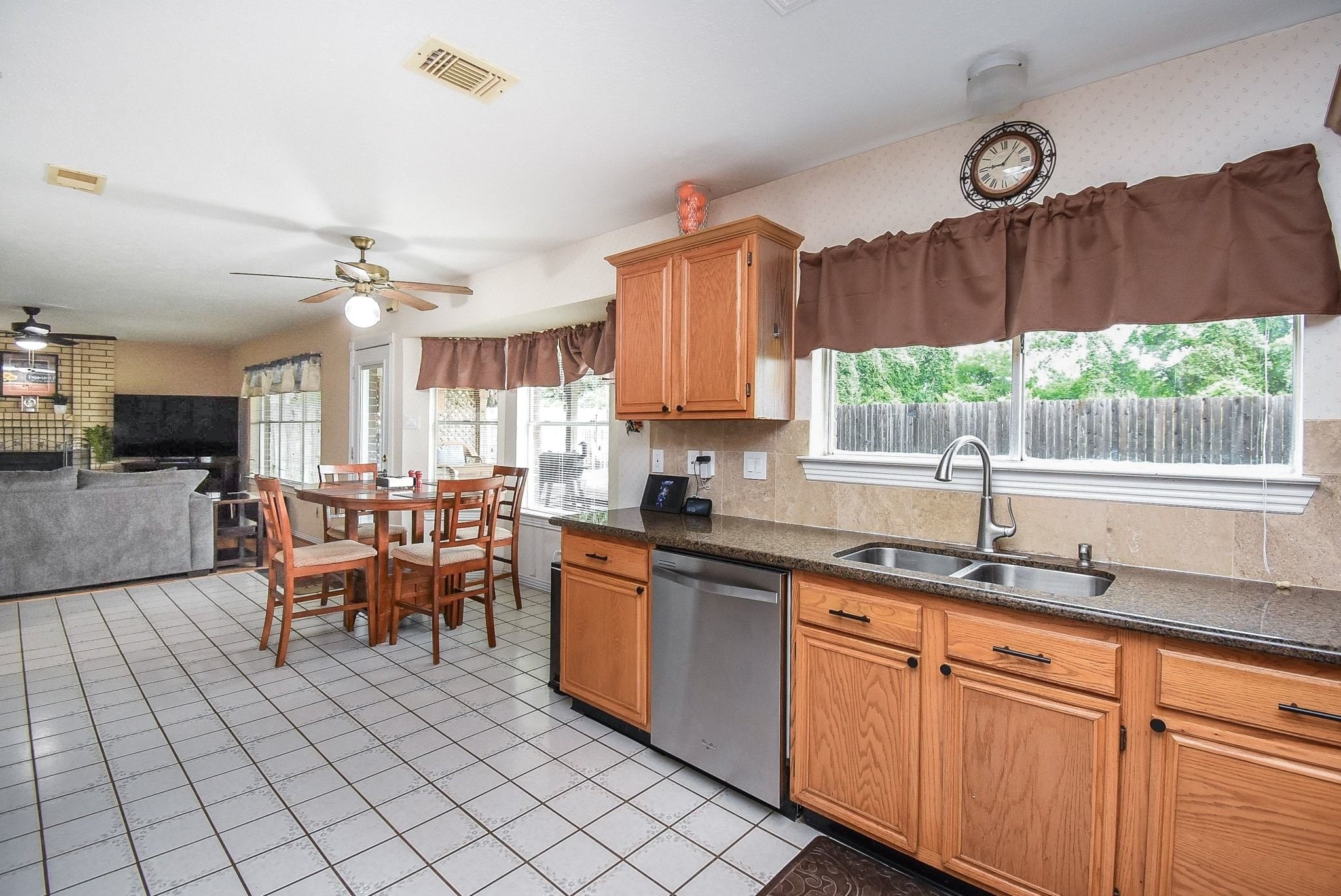 3643 Timothy Lane Property Photo 15