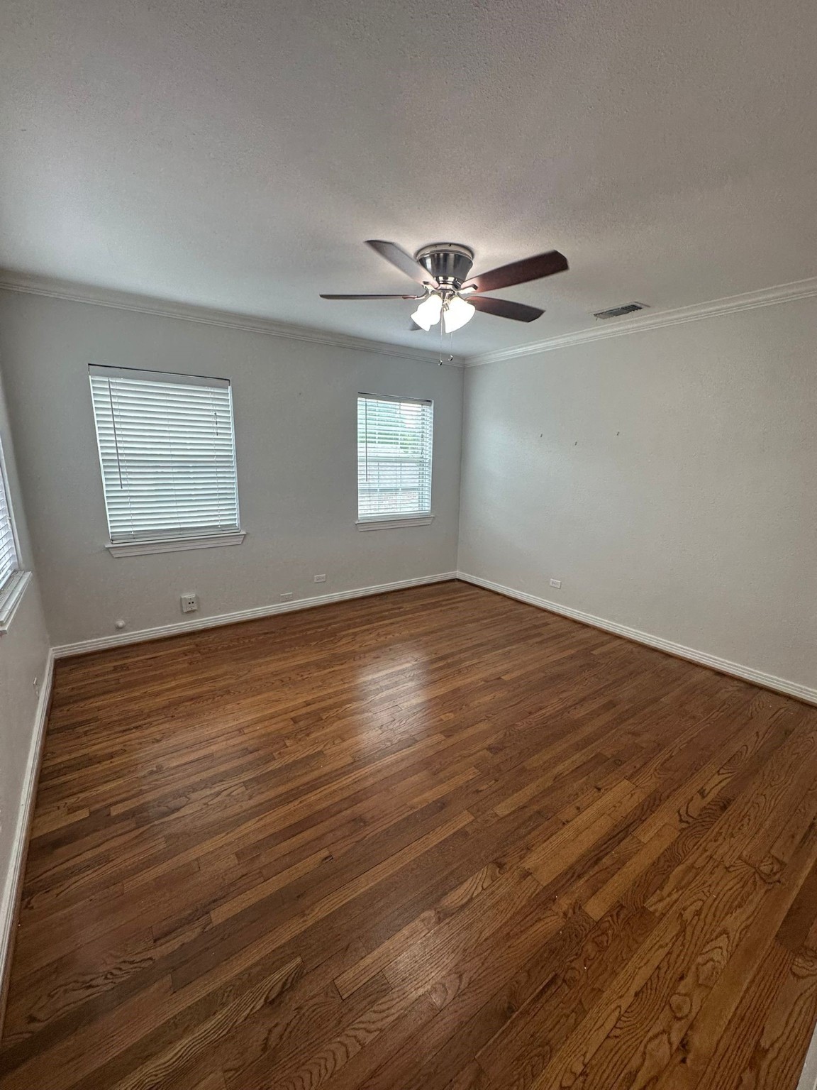 5505 Martel Avenue Property Photo 1
