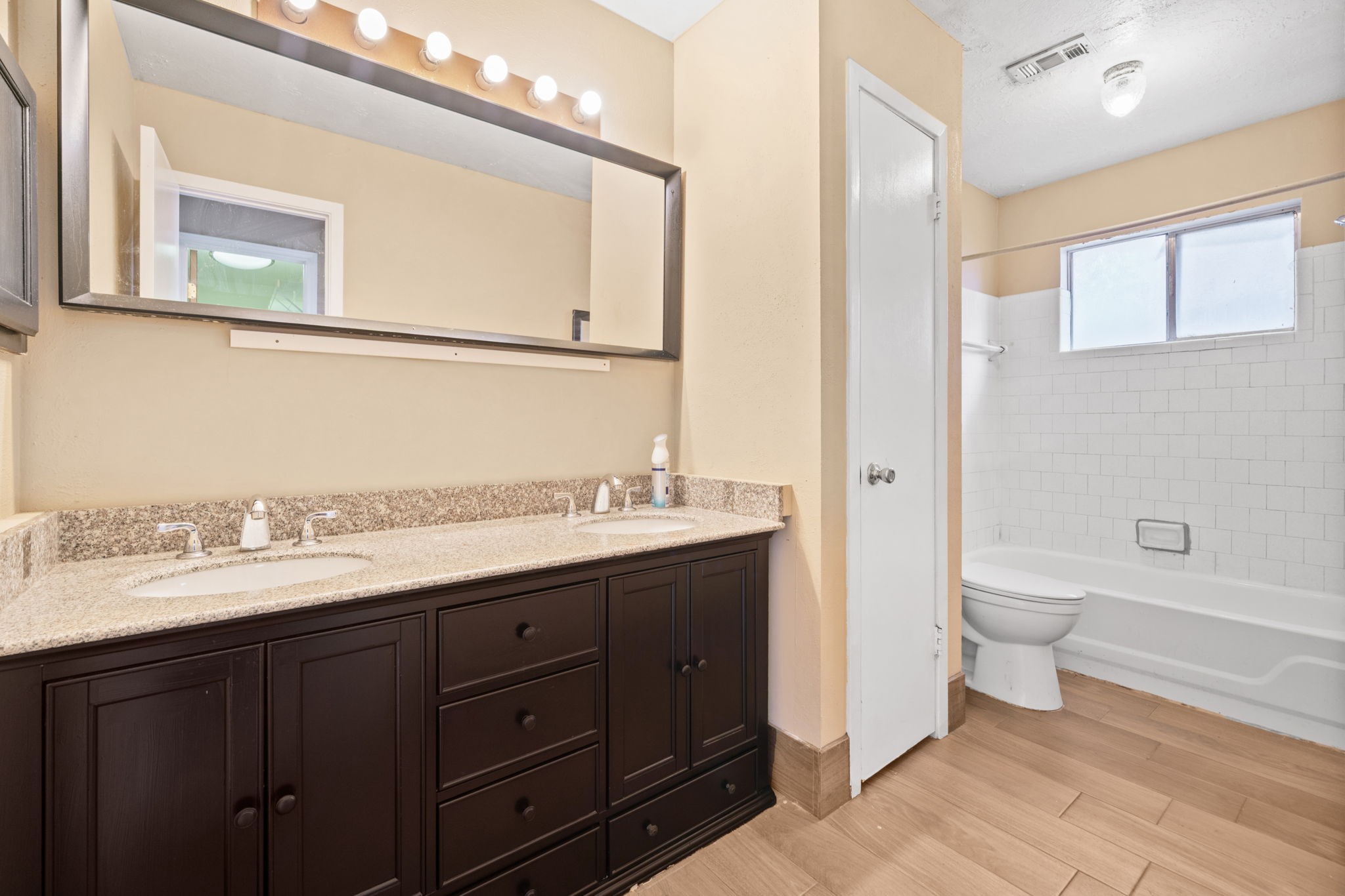16719 Sky Blue Lane Property Photo 13