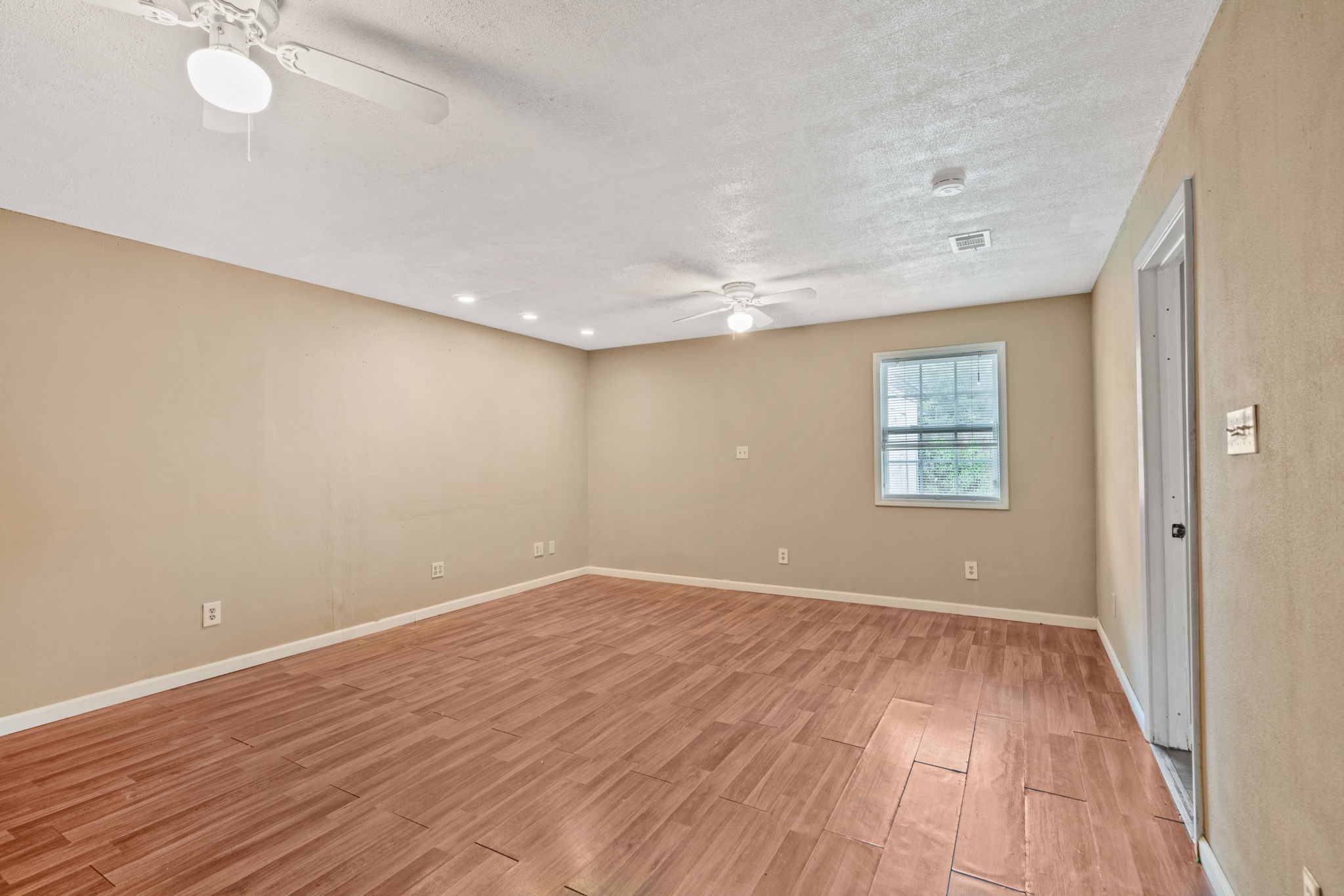 16719 Sky Blue Lane Property Photo 14