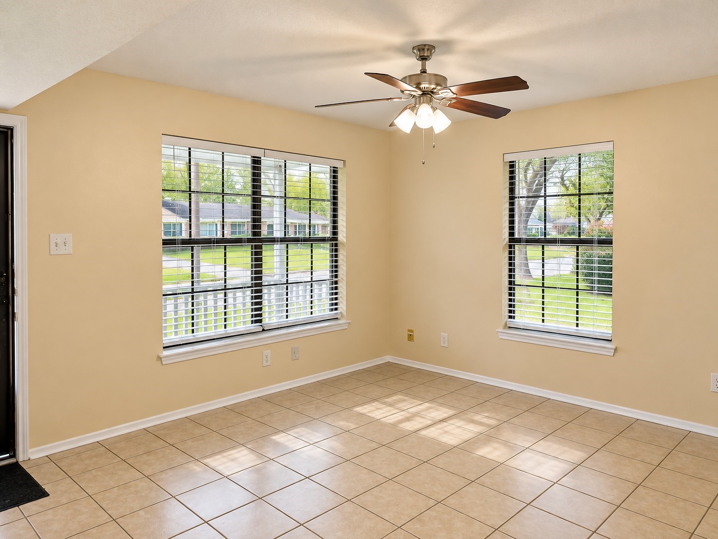 1203 W Jefferson Street Property Photo 3