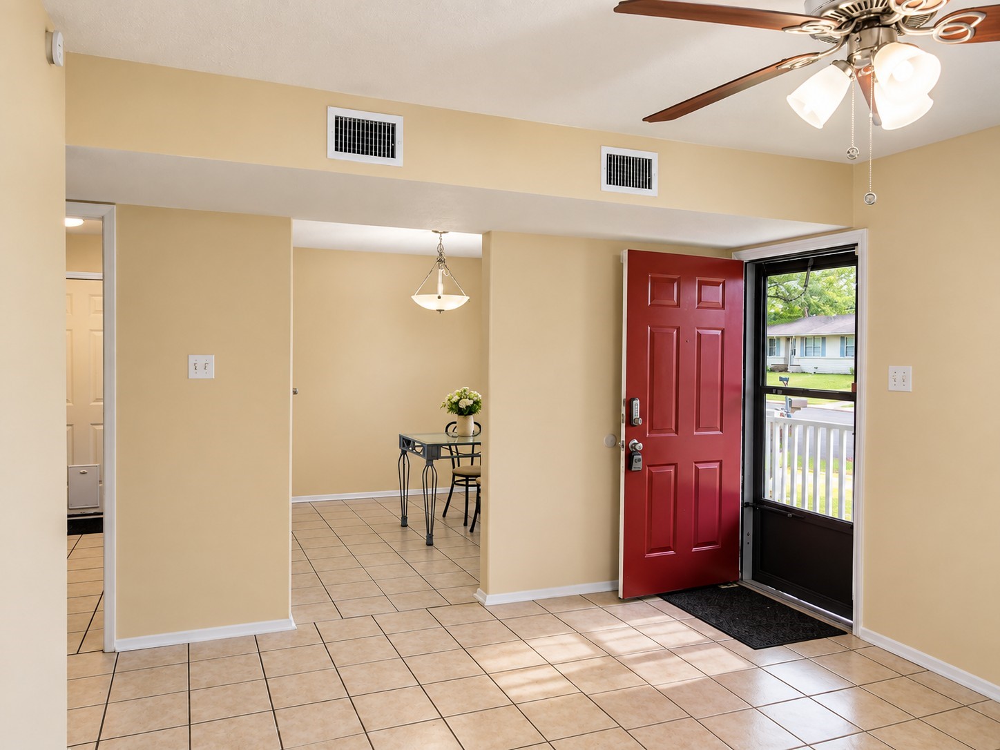 1203 W Jefferson Street Property Photo 5