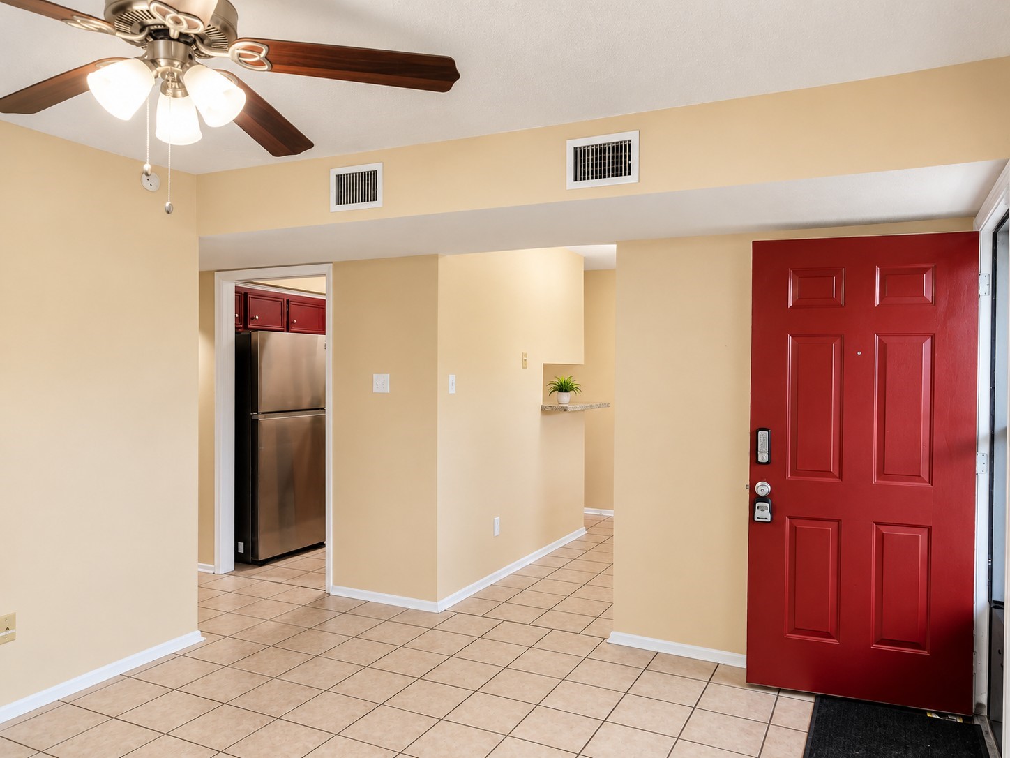 1203 W Jefferson Street Property Photo 6