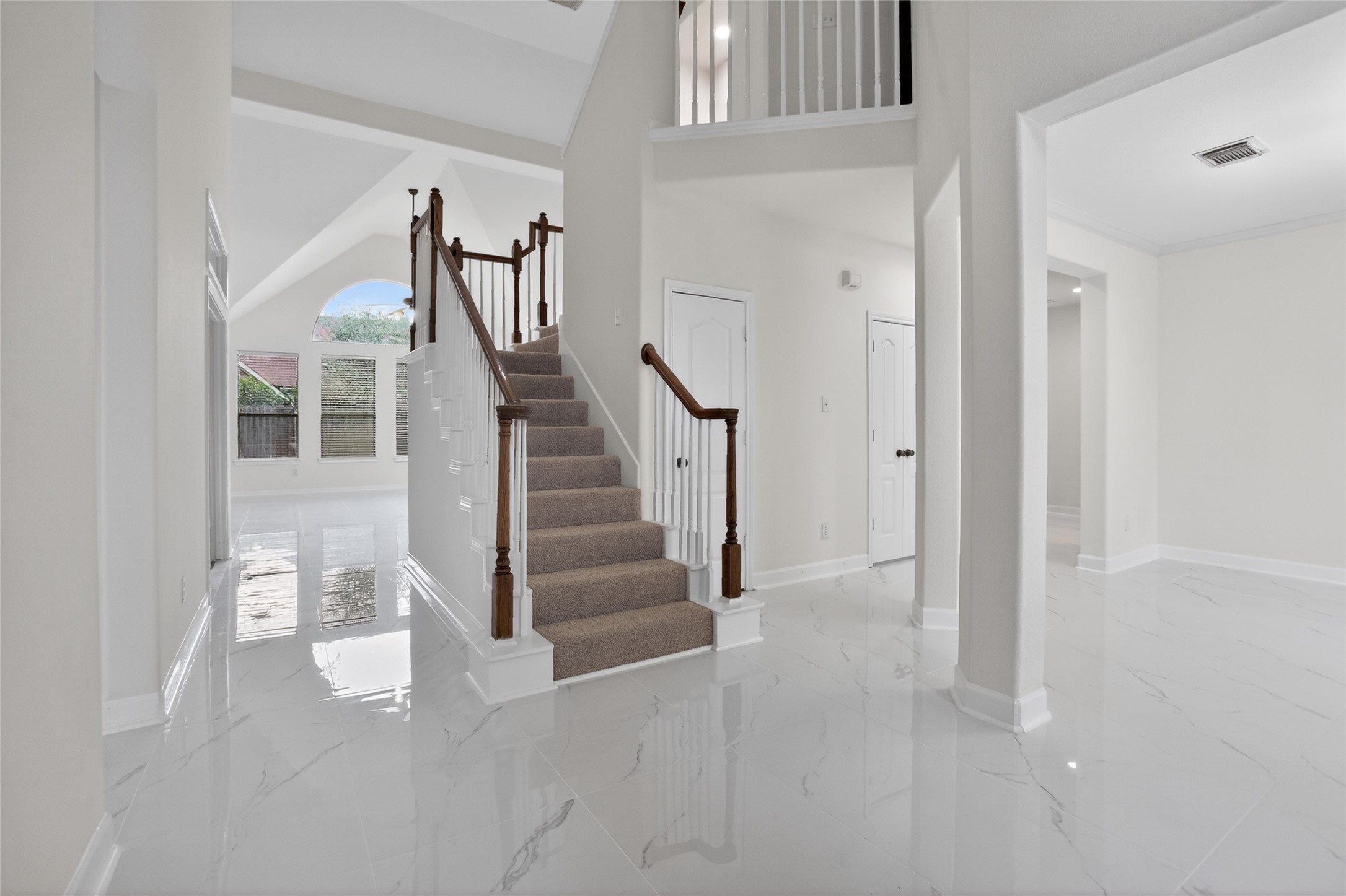 3314 Crimson Maple Court Property Photo 4