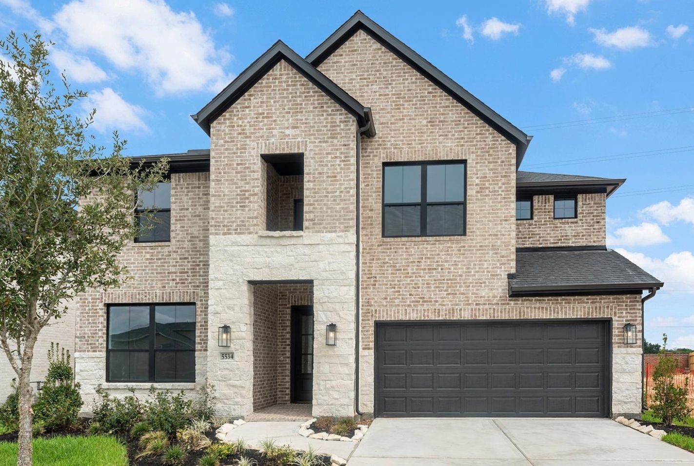 5534 Bermuda Sands Drive Property Photo 1