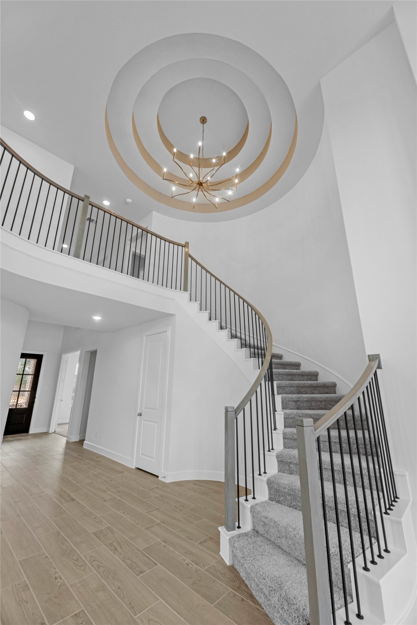 5534 Bermuda Sands Drive Property Photo 2