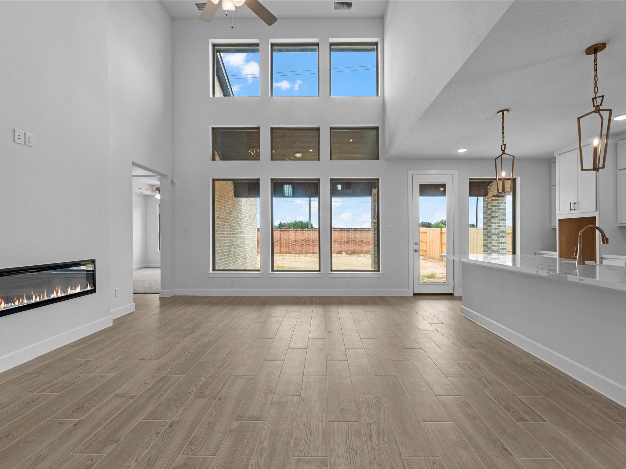 5534 Bermuda Sands Drive Property Photo 4