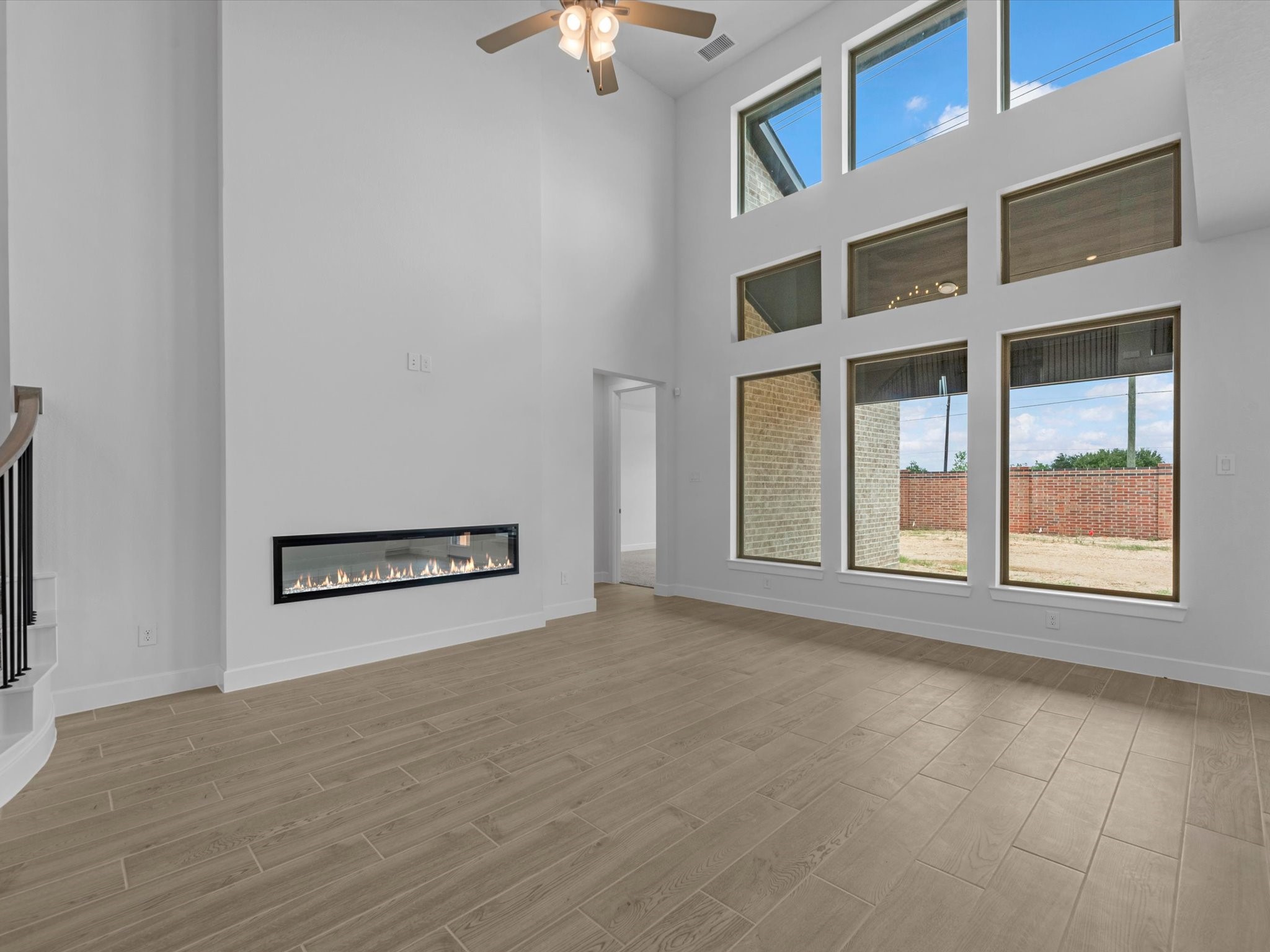 5534 Bermuda Sands Drive Property Photo 5
