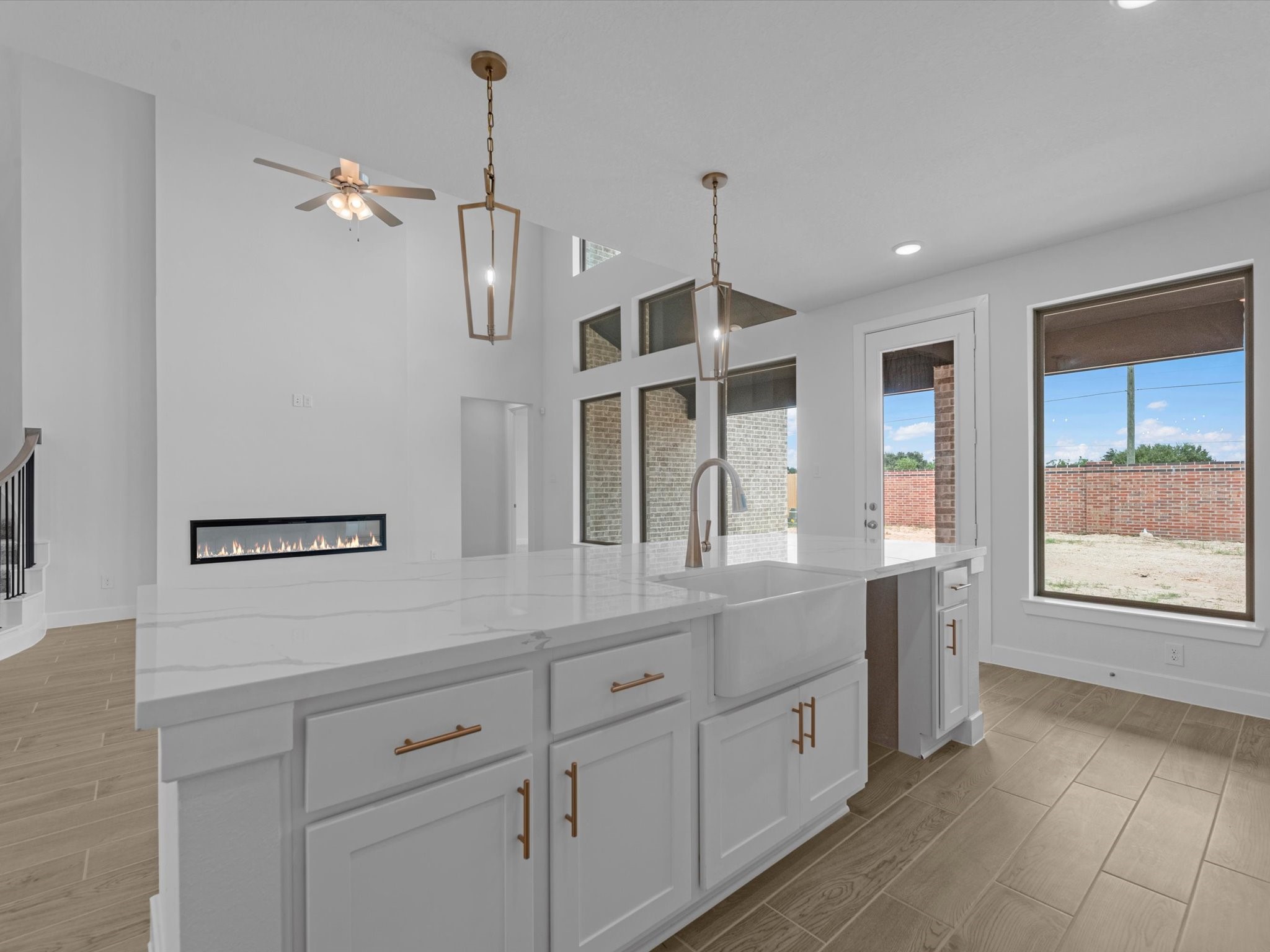 5534 Bermuda Sands Drive Property Photo 8
