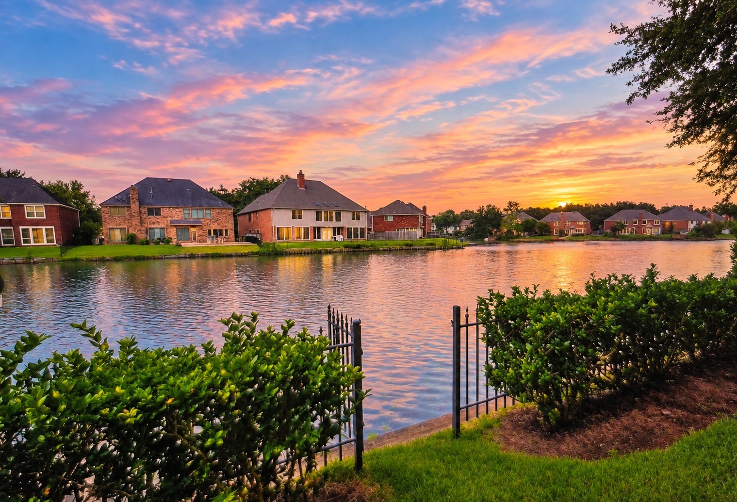 1122 Old Oyster Trail Property Photo 4