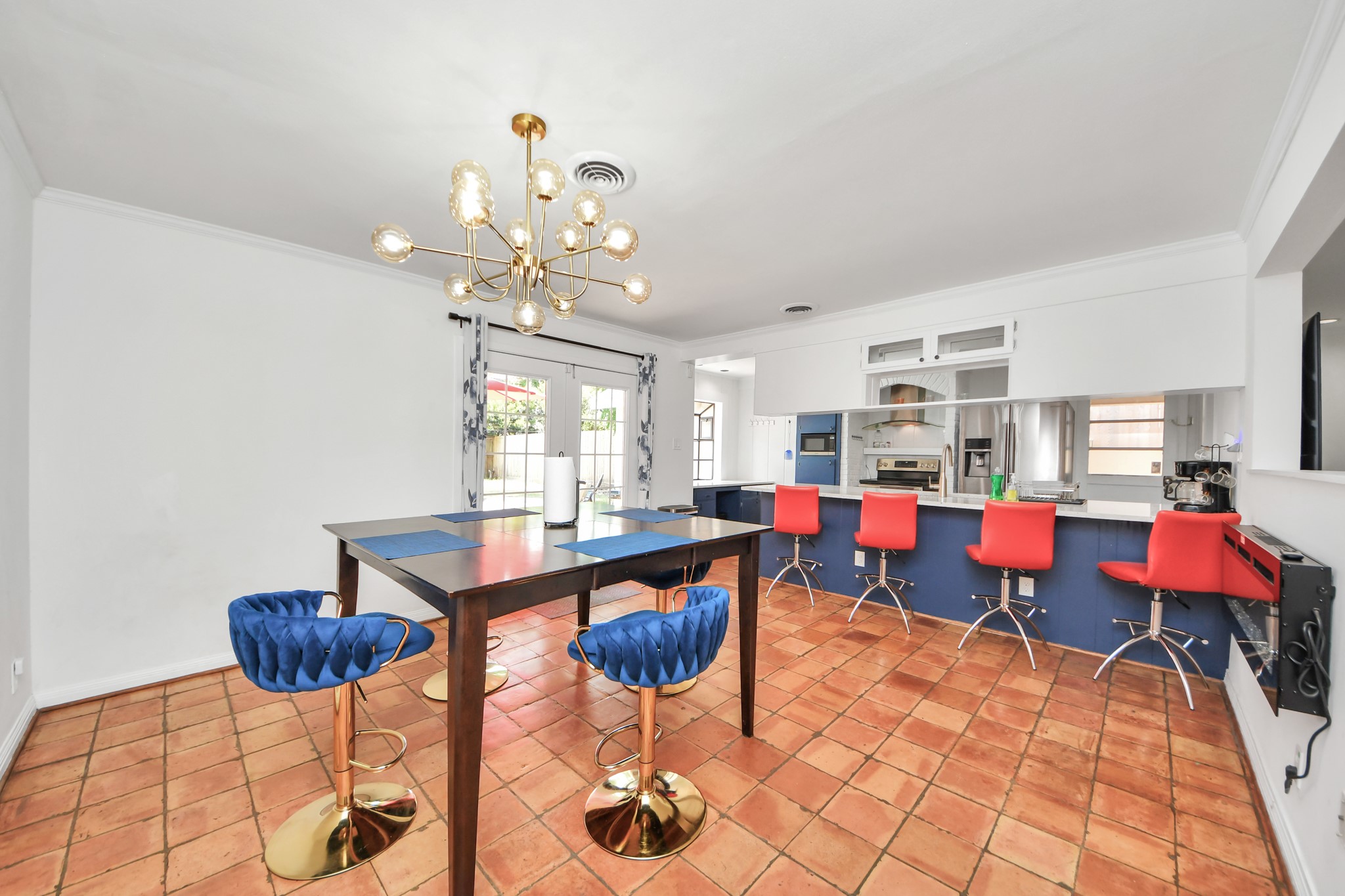 5139 Beechnut Street Property Photo 10