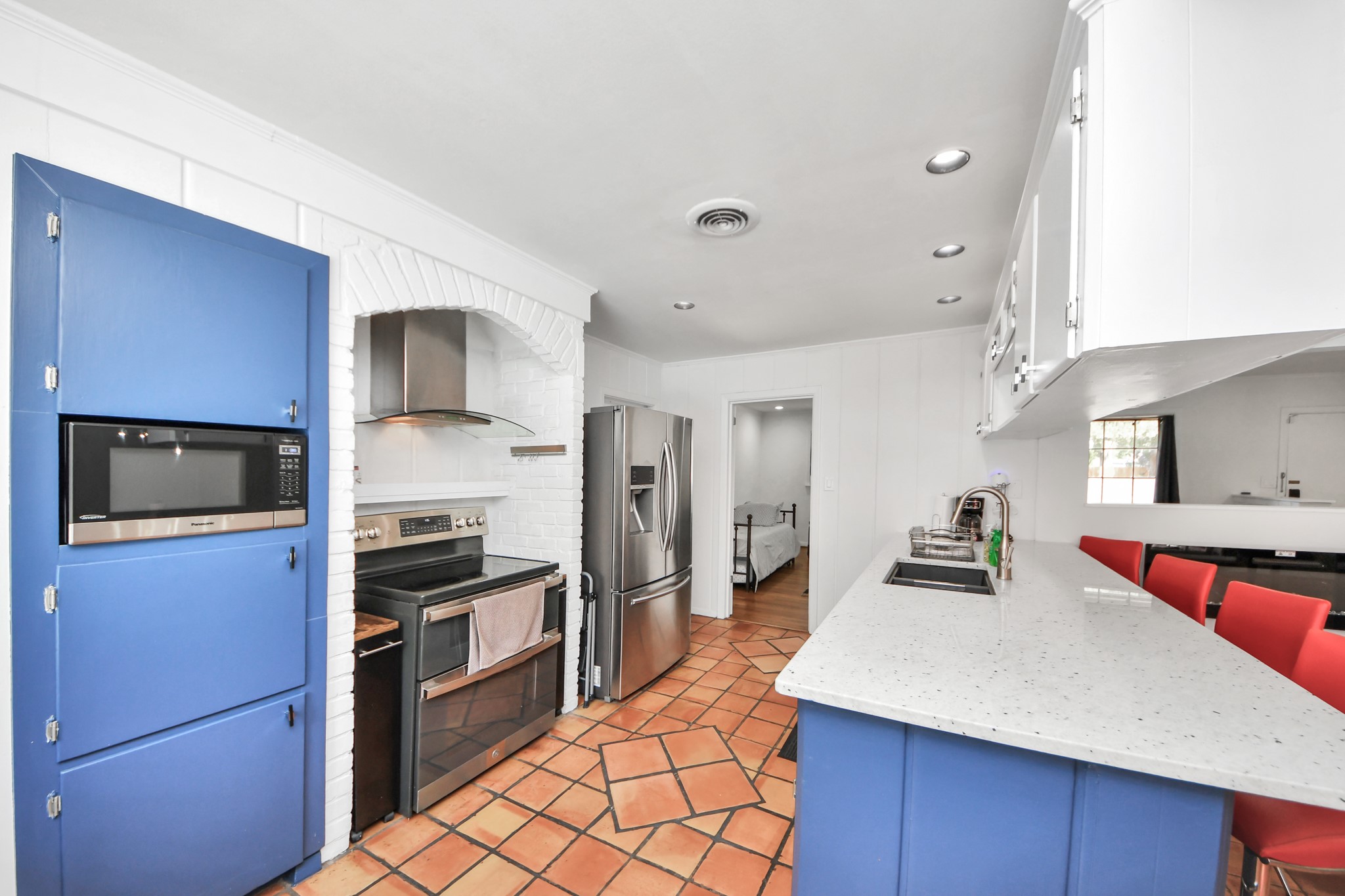 5139 Beechnut Street Property Photo 15