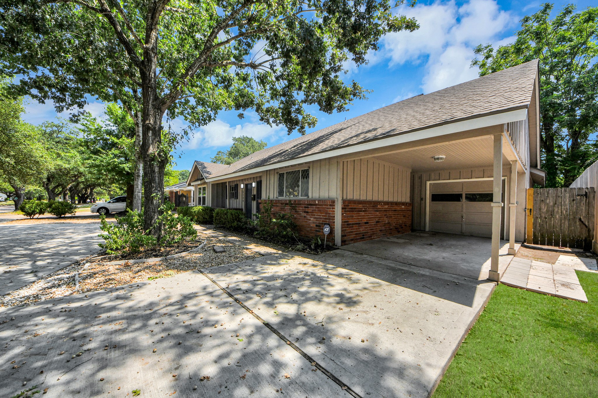5139 Beechnut Street Property Photo 18