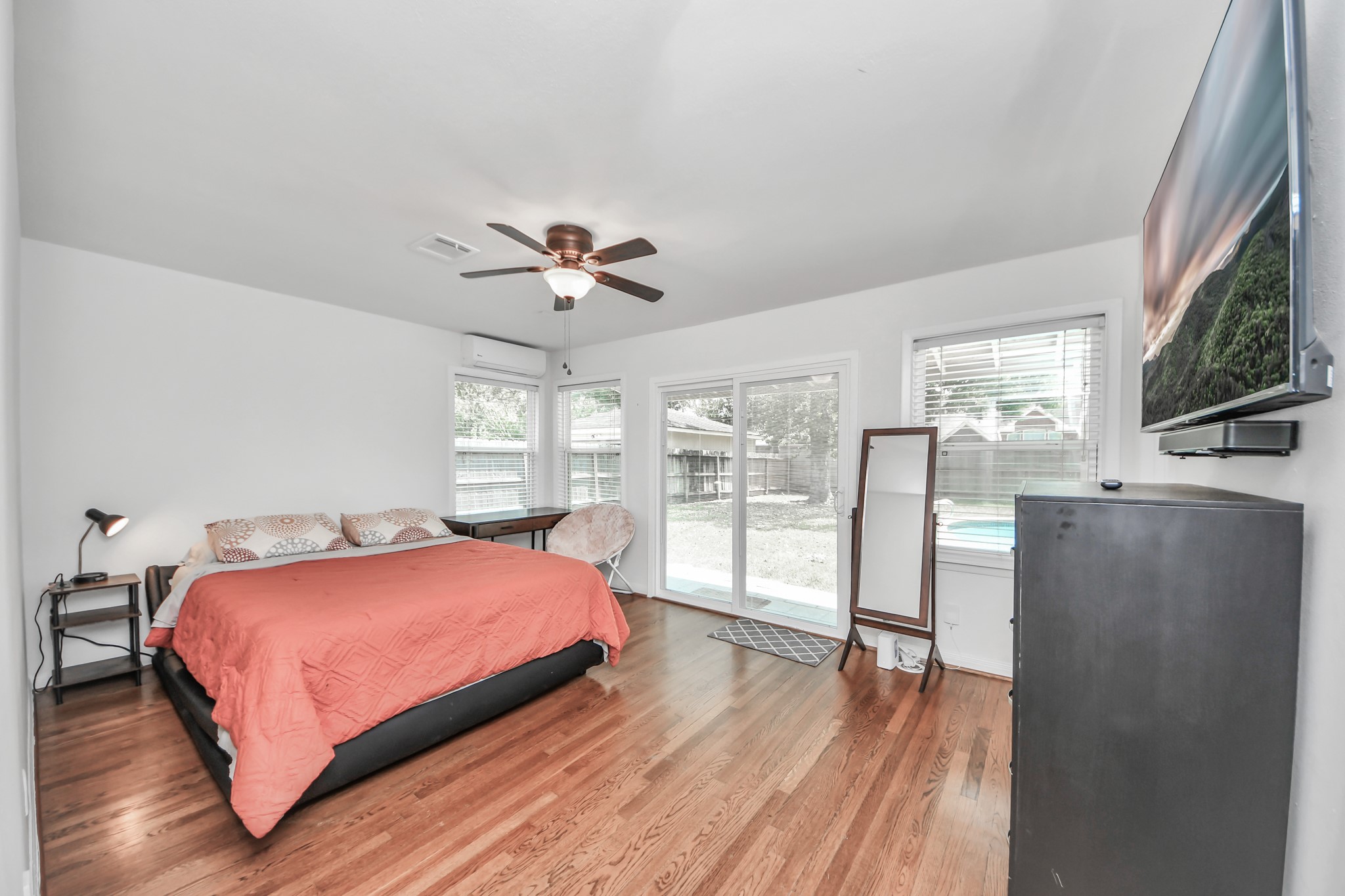 5139 Beechnut Street Property Photo 21