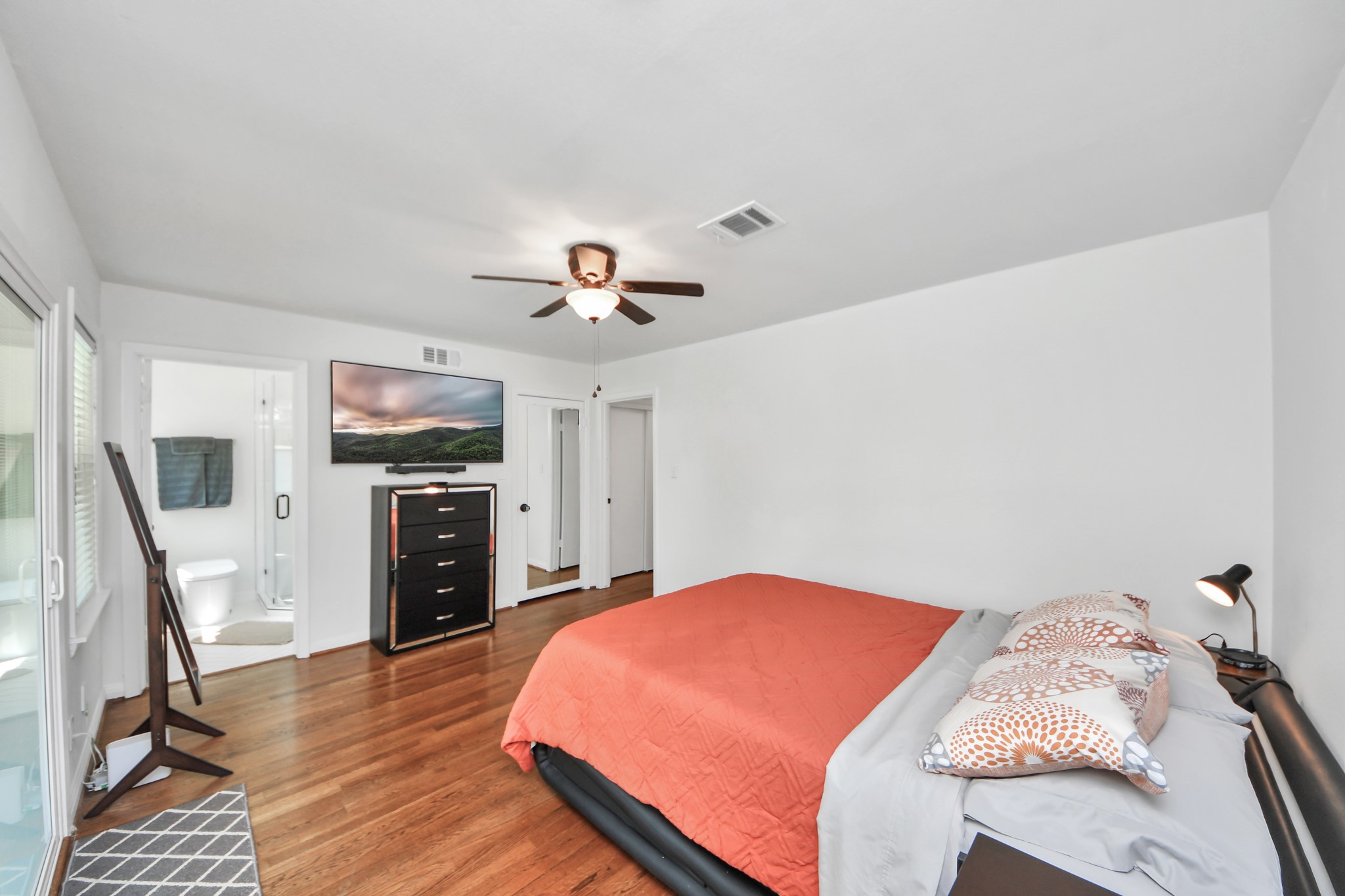 5139 Beechnut Street Property Photo 22