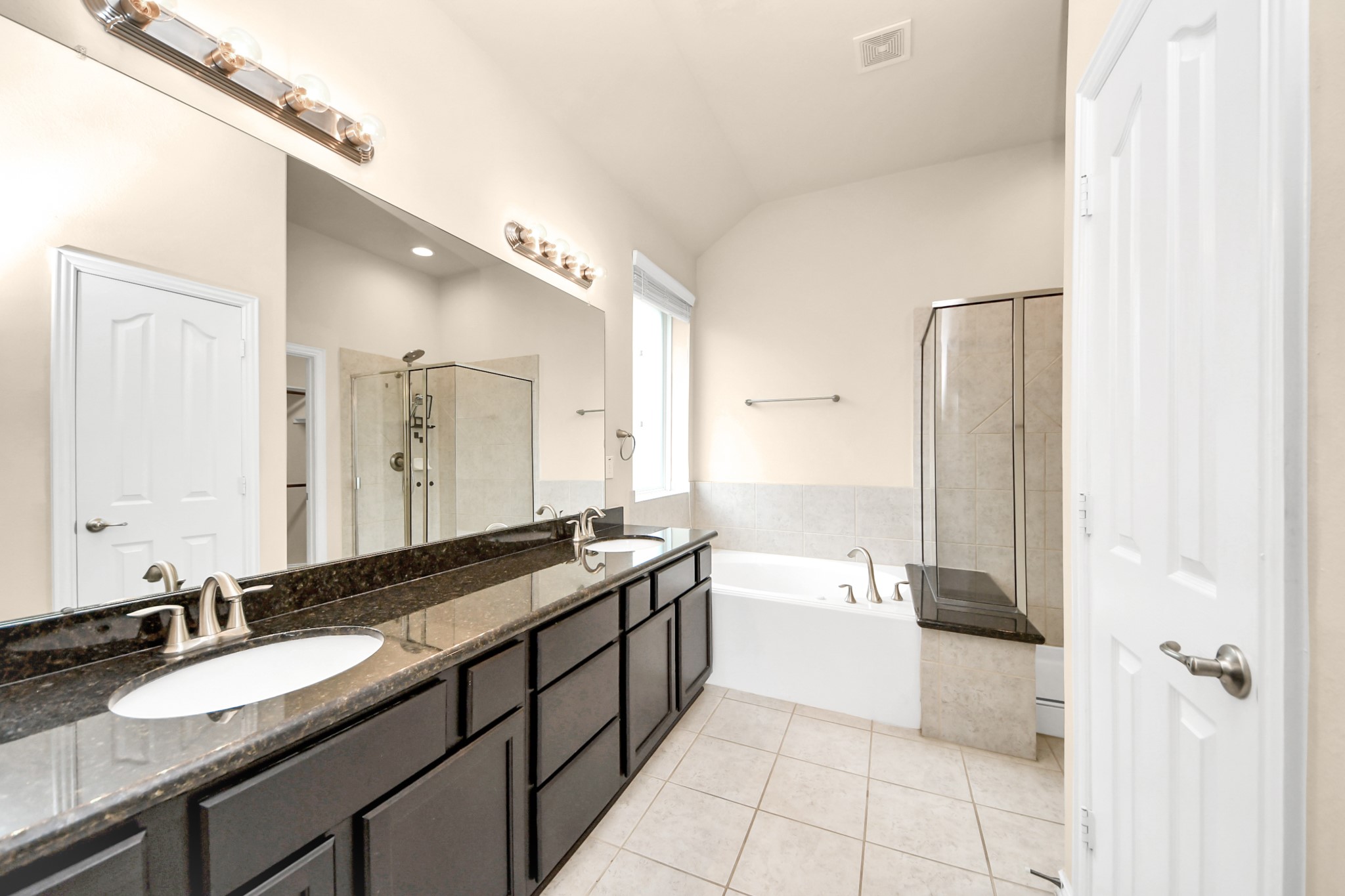3058 Winterberry Lane Property Photo 11