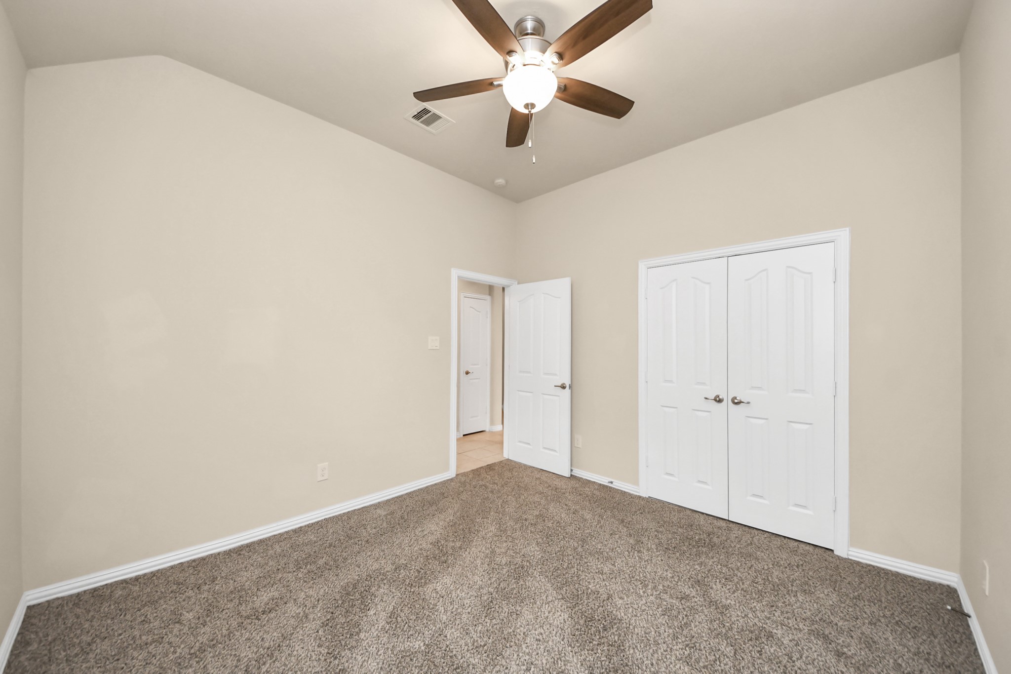 3058 Winterberry Lane Property Photo 14