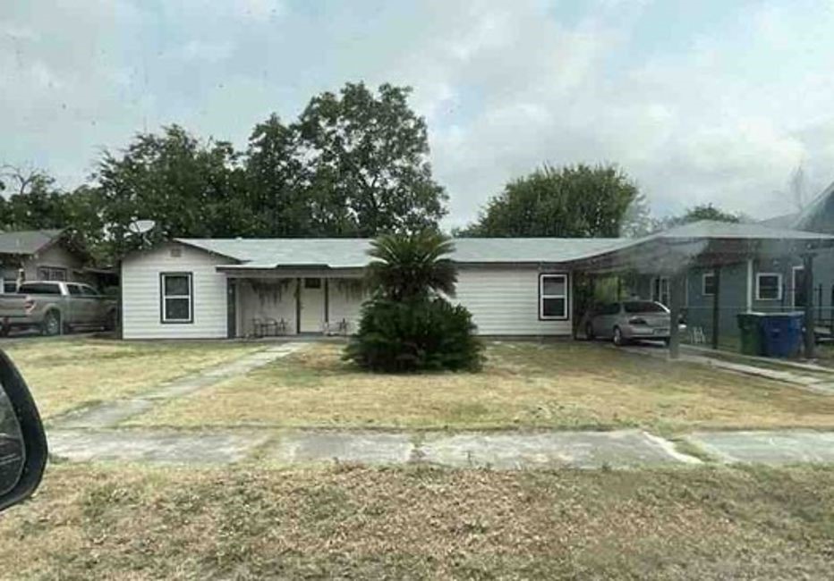 321 E Mayfield Boulevard Property Photo 1