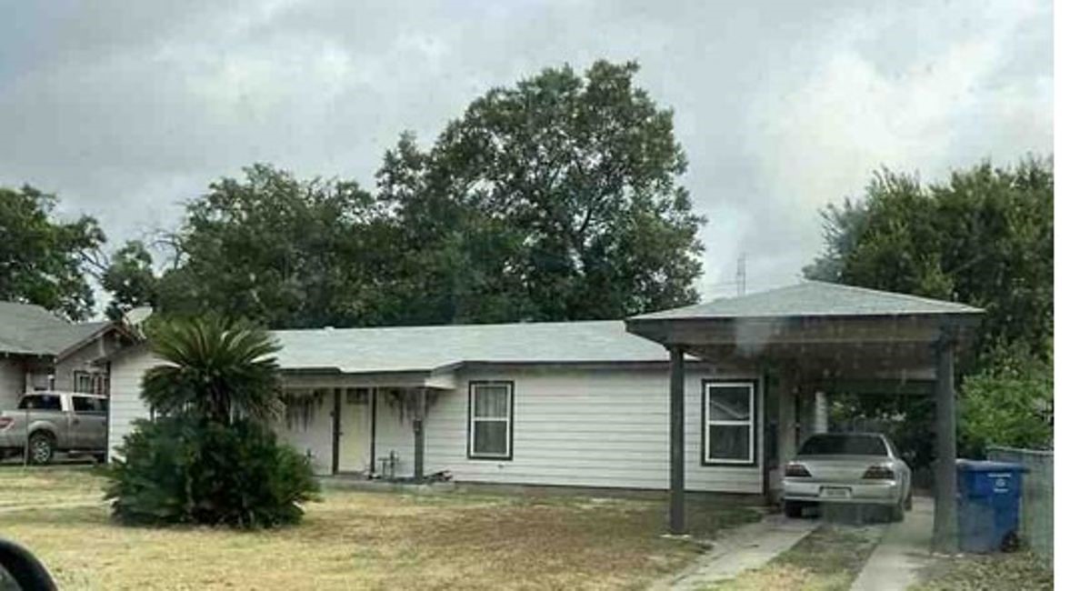 321 E Mayfield Boulevard Property Photo 2