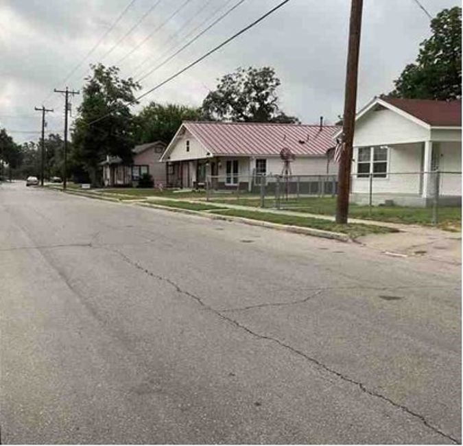 321 E Mayfield Boulevard Property Photo 5