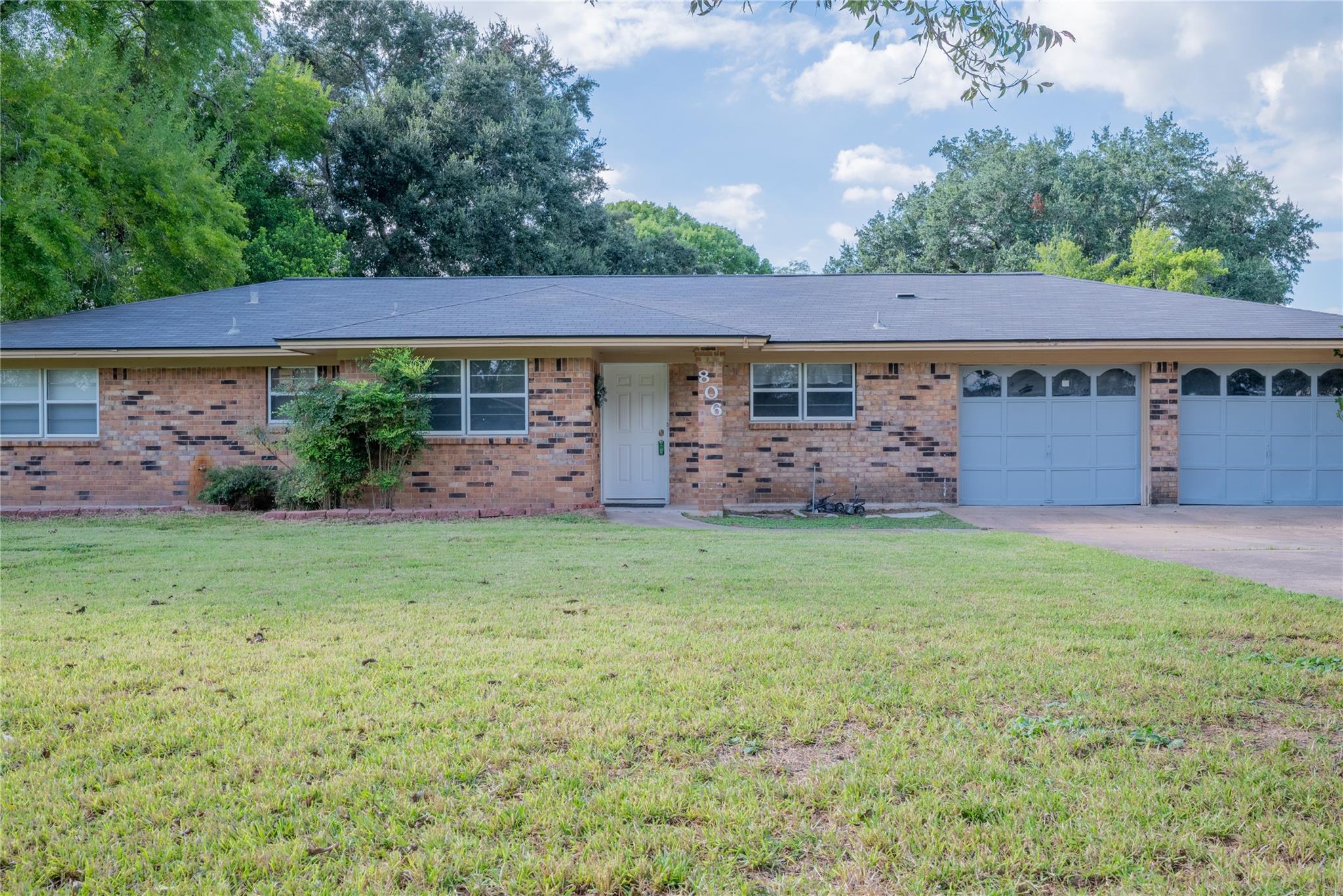 806 County Road 123, Wharton Tx 77488 Property Photo 2